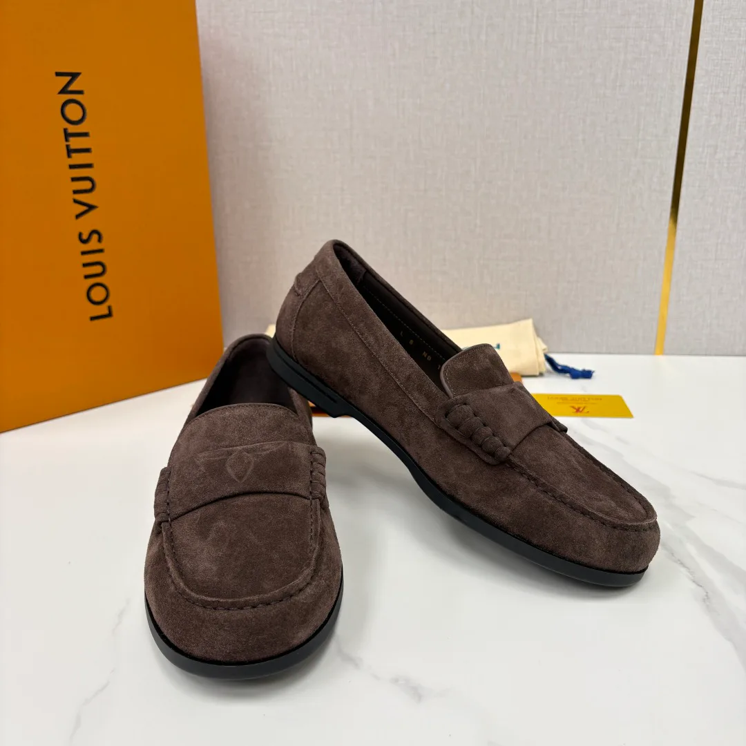 Men's Loafers And Dress Shoes LOUIS VUITTON 17715947