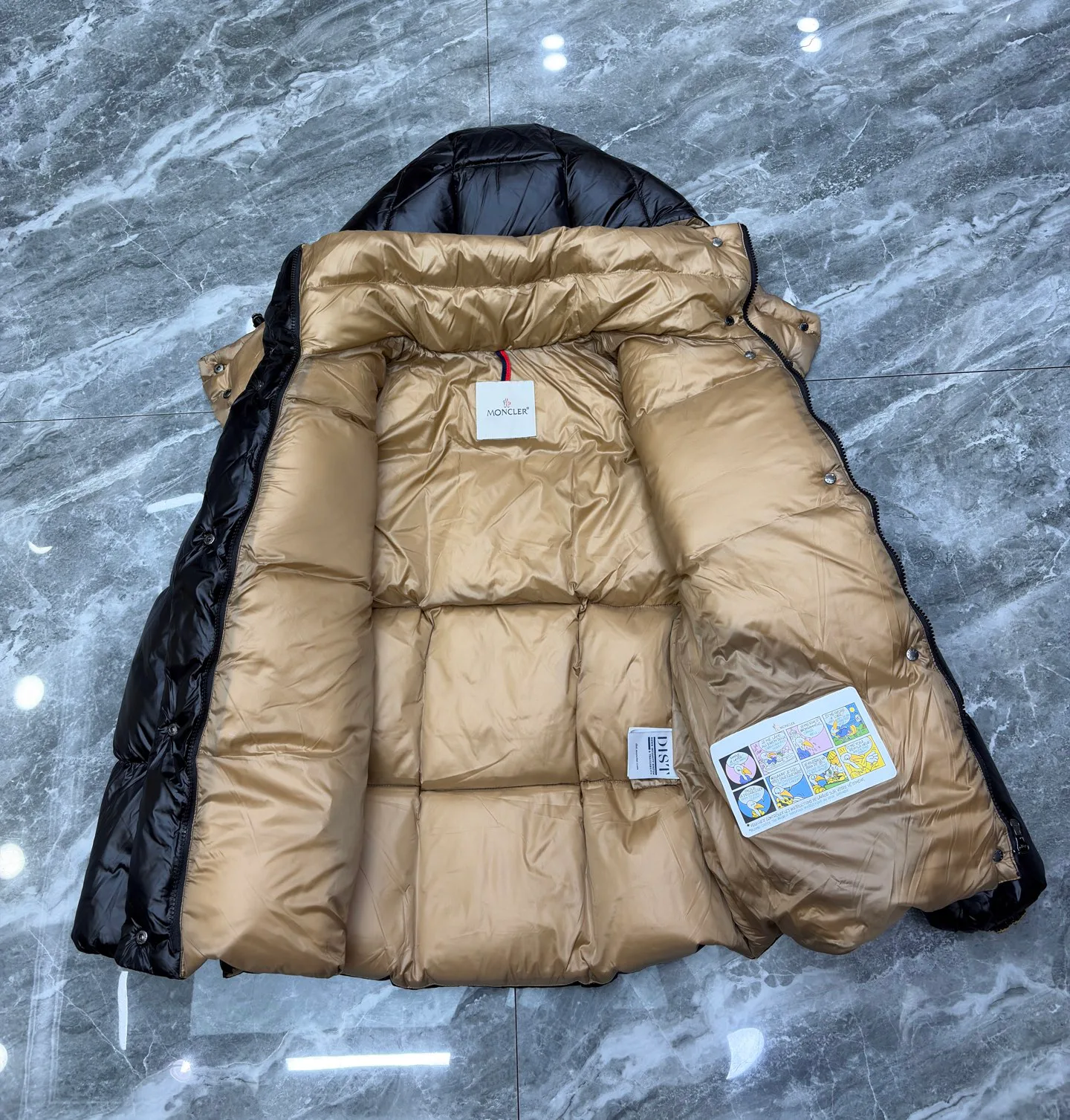 Women's Jackets And Down Jackets MONCLER 17568655