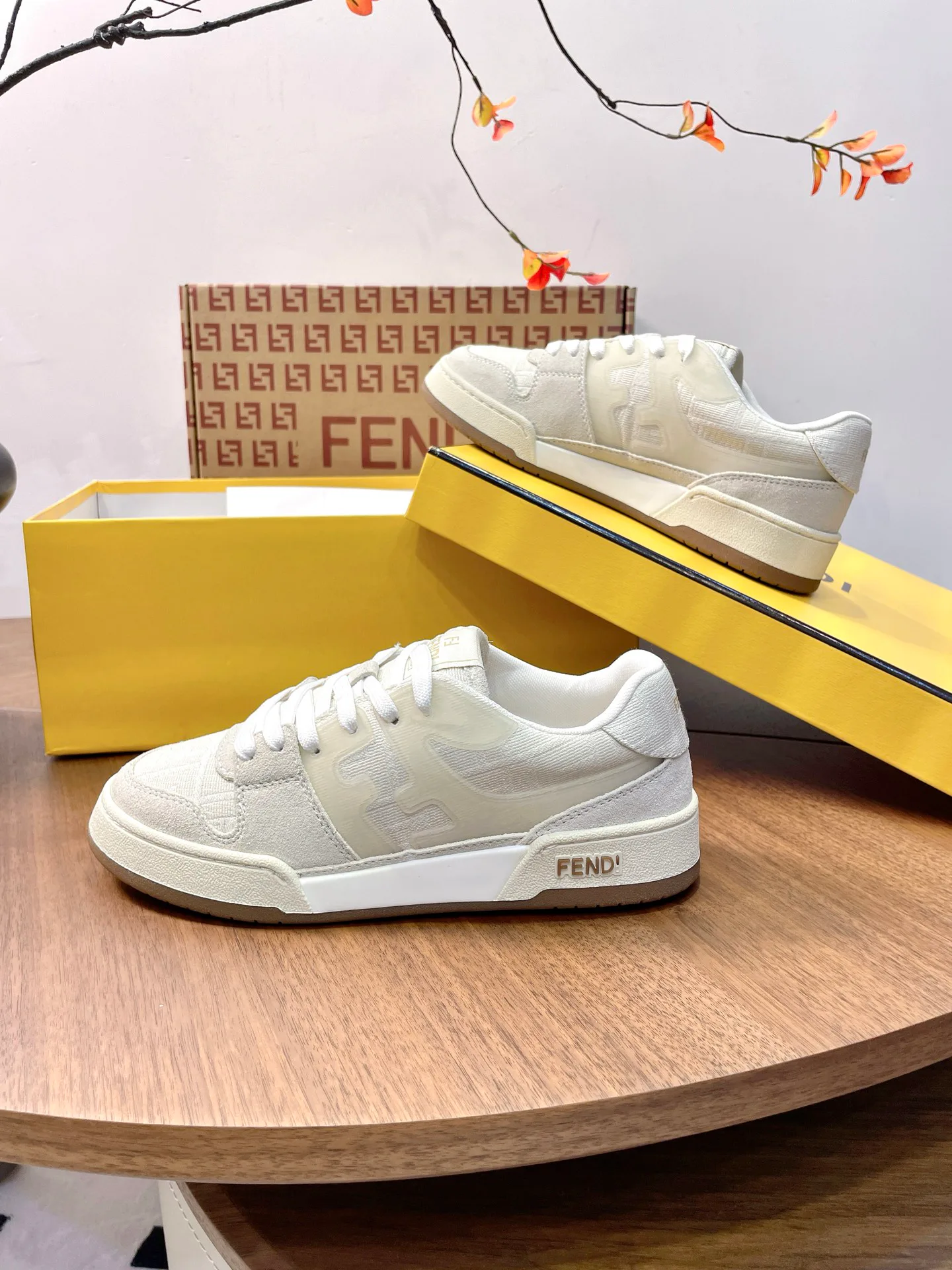 Women's Sneakers FENDI 17957348