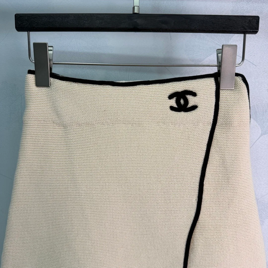 Women's Skirts CHANEL 18553011