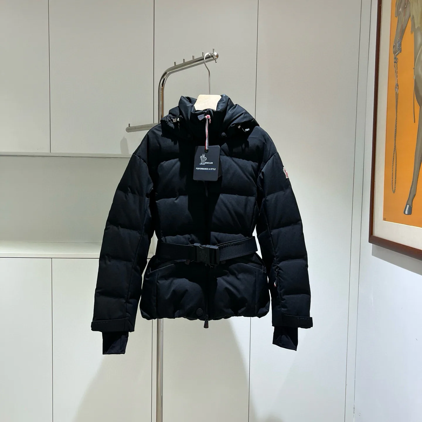 Women's Jackets And Down Jackets MONCLER 18336961