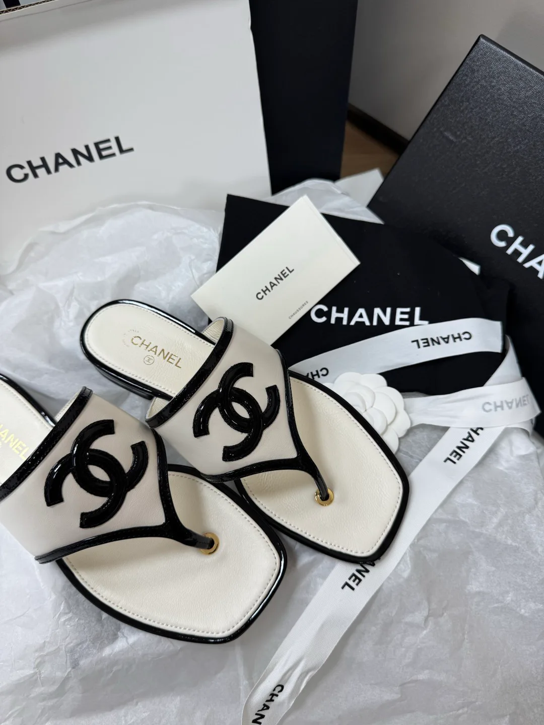 Women's Flip-Flops CHANEL 17860411