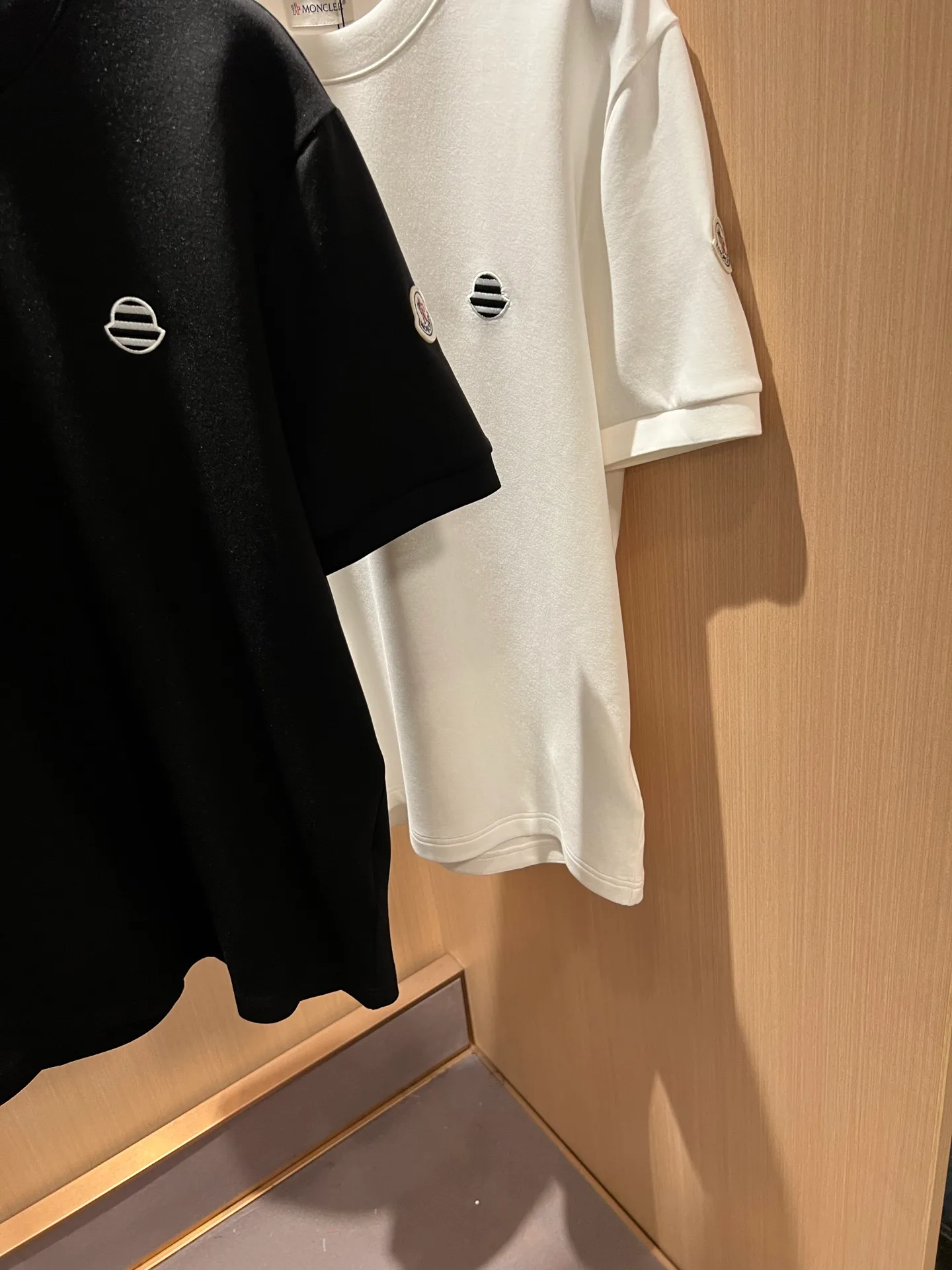 Men's T-Shirts MONCLER 18519543