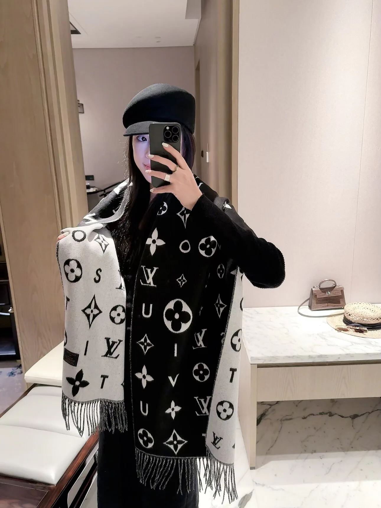Scarves LOUIS VUITTON 18377562