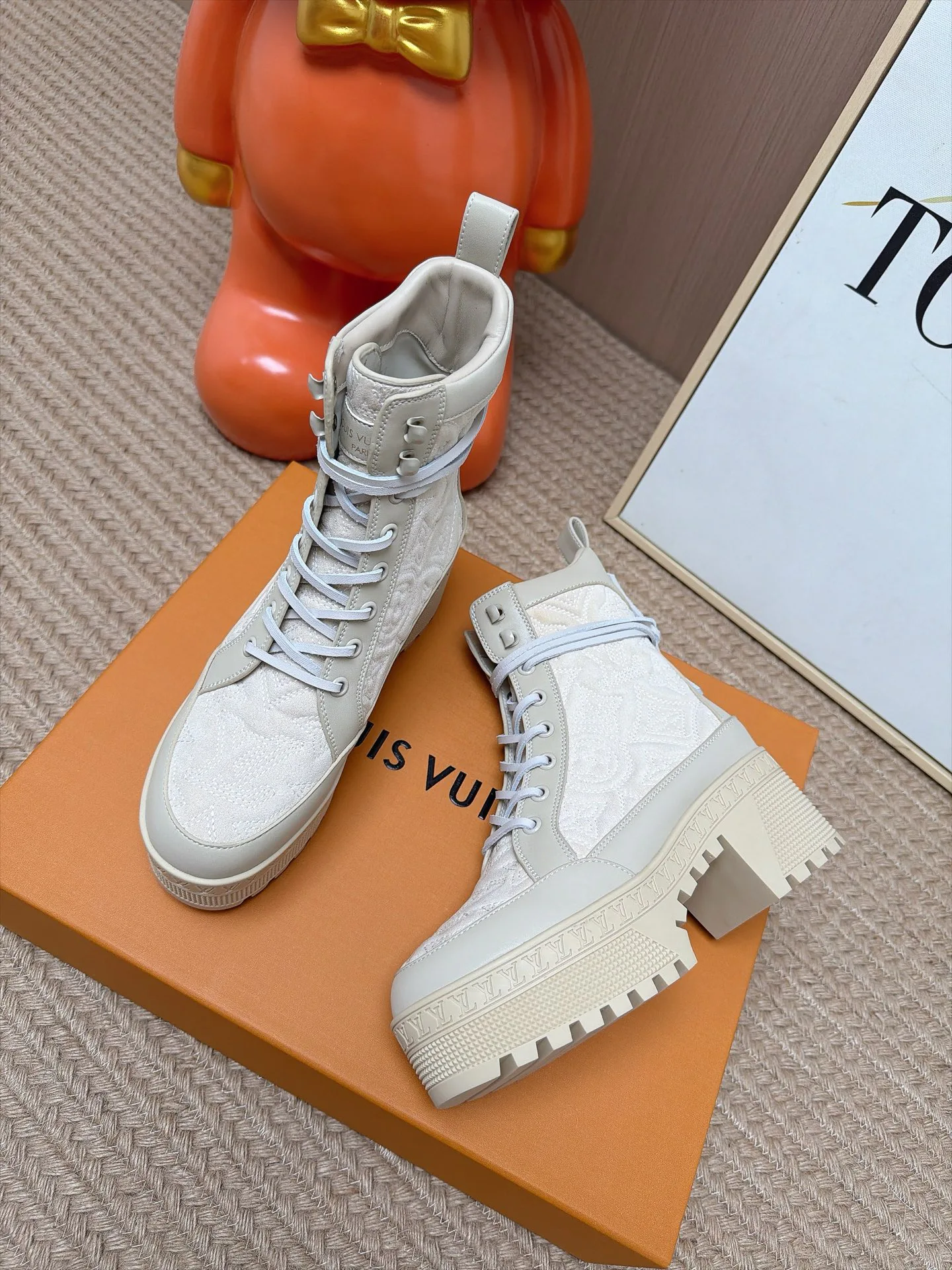 Women's Ankle Boots LOUIS VUITTON 18239722
