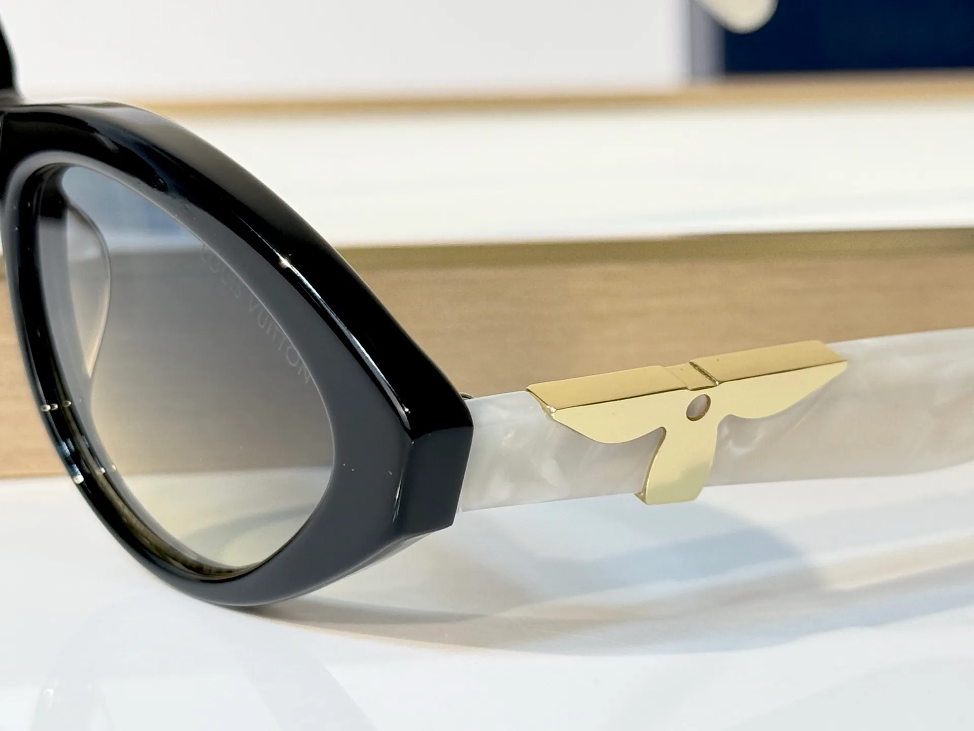 Glasses LOUIS VUITTON 17895081