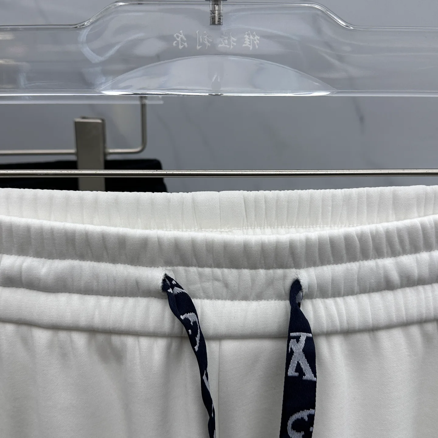 Men's Trousers LOUIS VUITTON 18246695