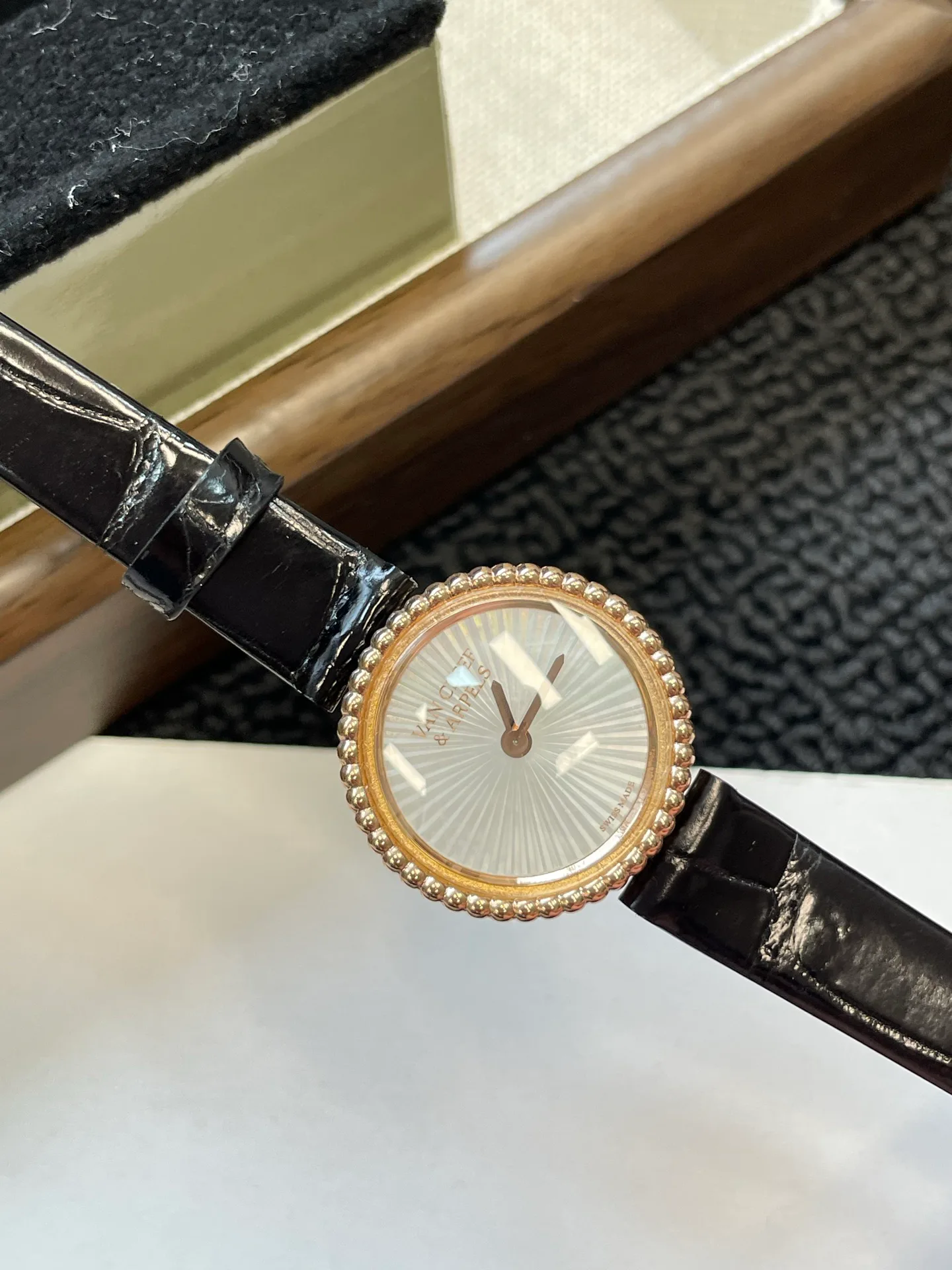 Women's Watches VAN CLEEF & ARPELS 17336731