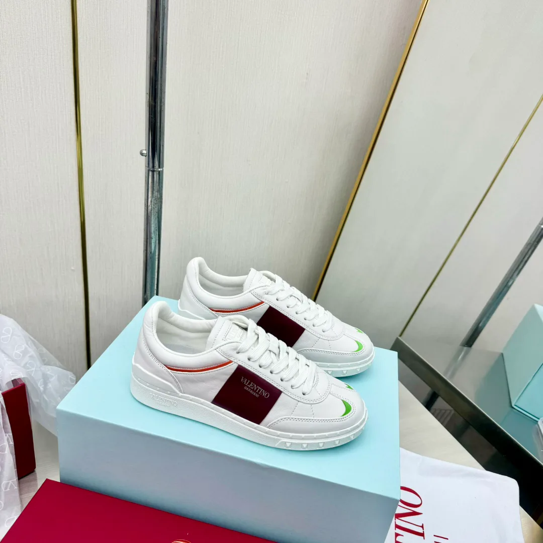 Women's Sneakers VALENTINO 17955031