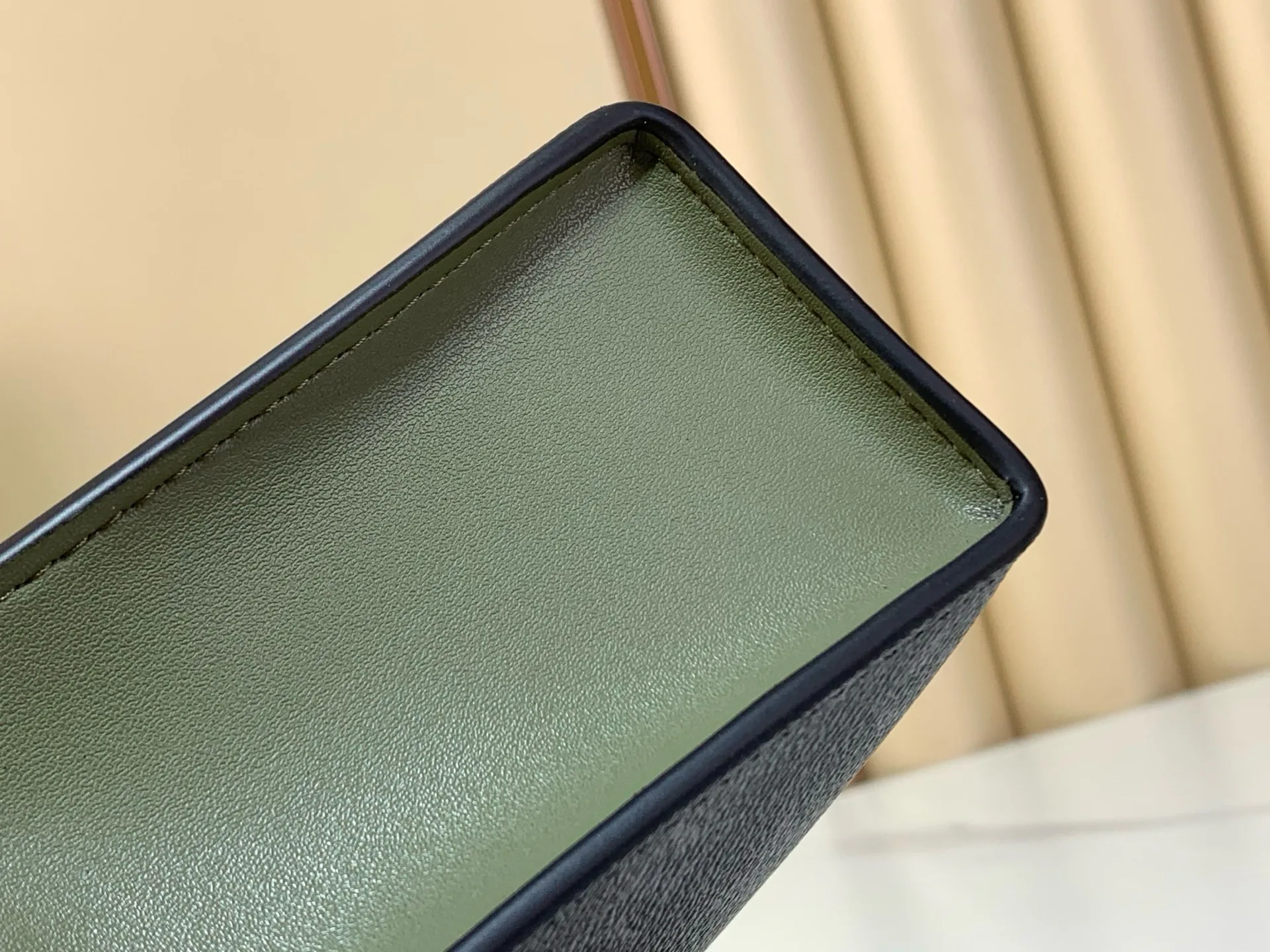 Women's Clutches LOUIS VUITTON 17499385