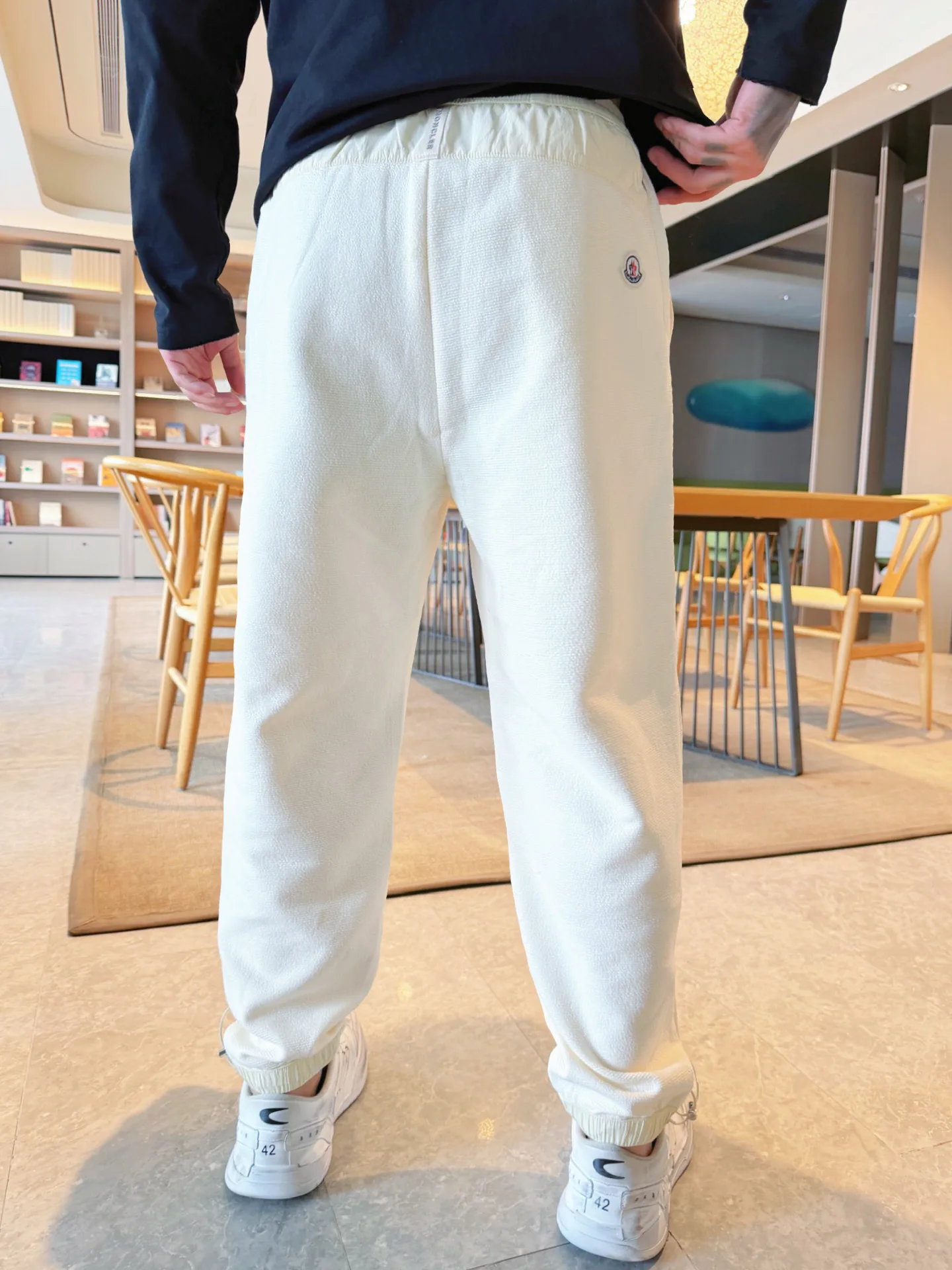 Men's Trousers MONCLER 18345713