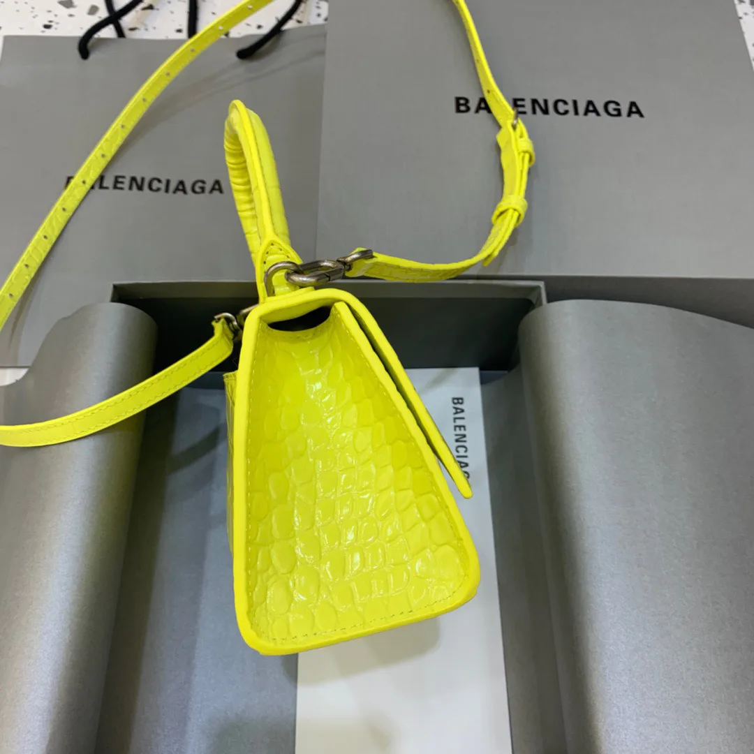 Классические Сумки Женские Balenciaga 18619526