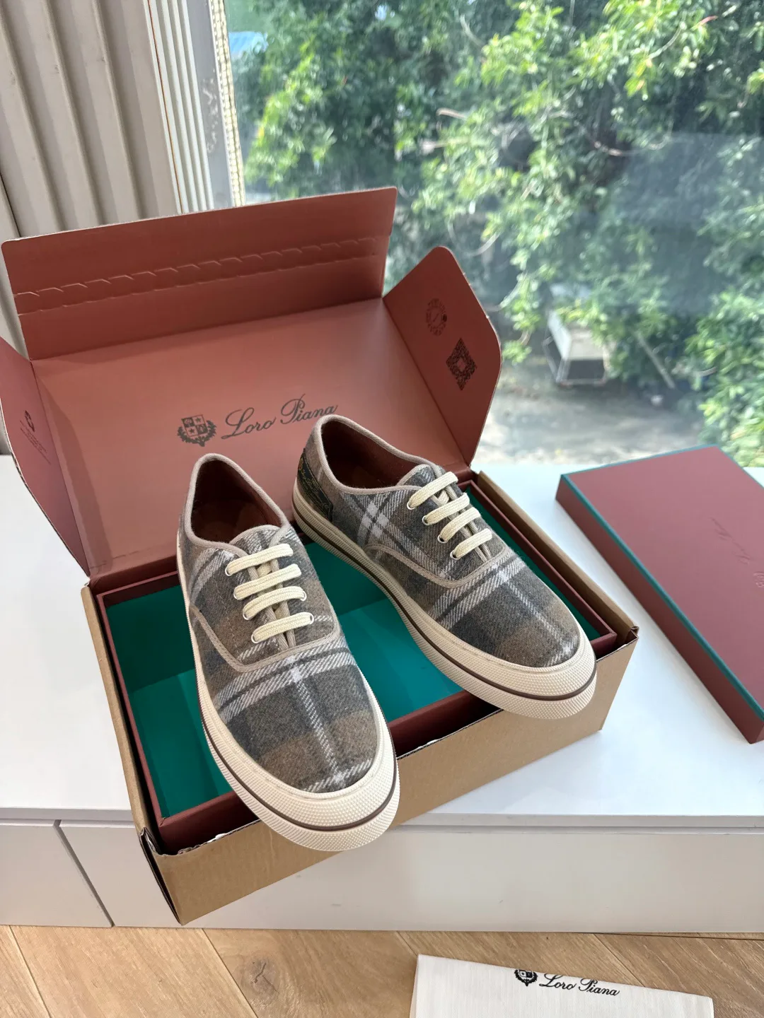 Women's Sneakers LORO PIANA 18356231