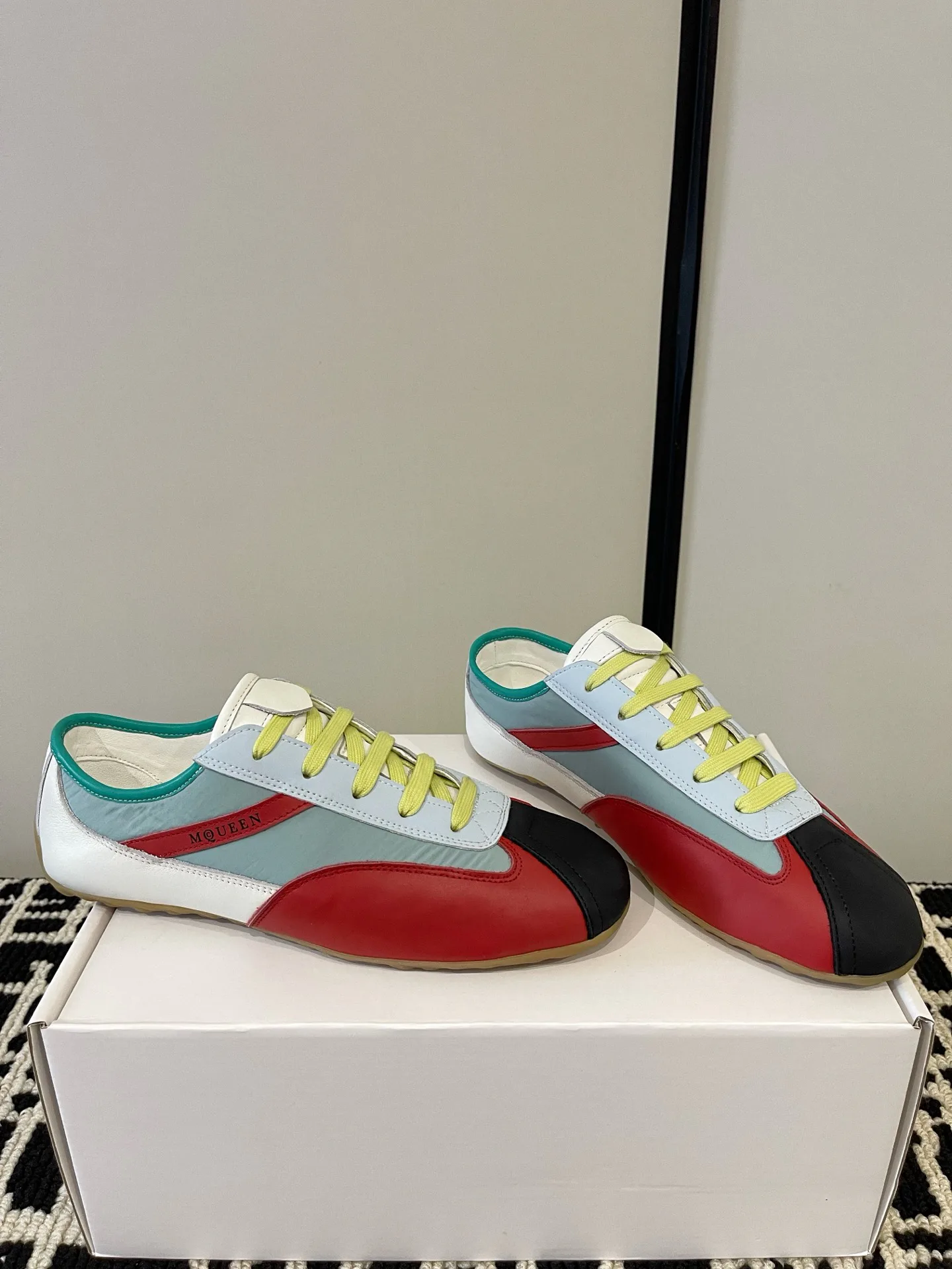 Women's Sneakers ALEXANDER MCQUEEN 18386231
