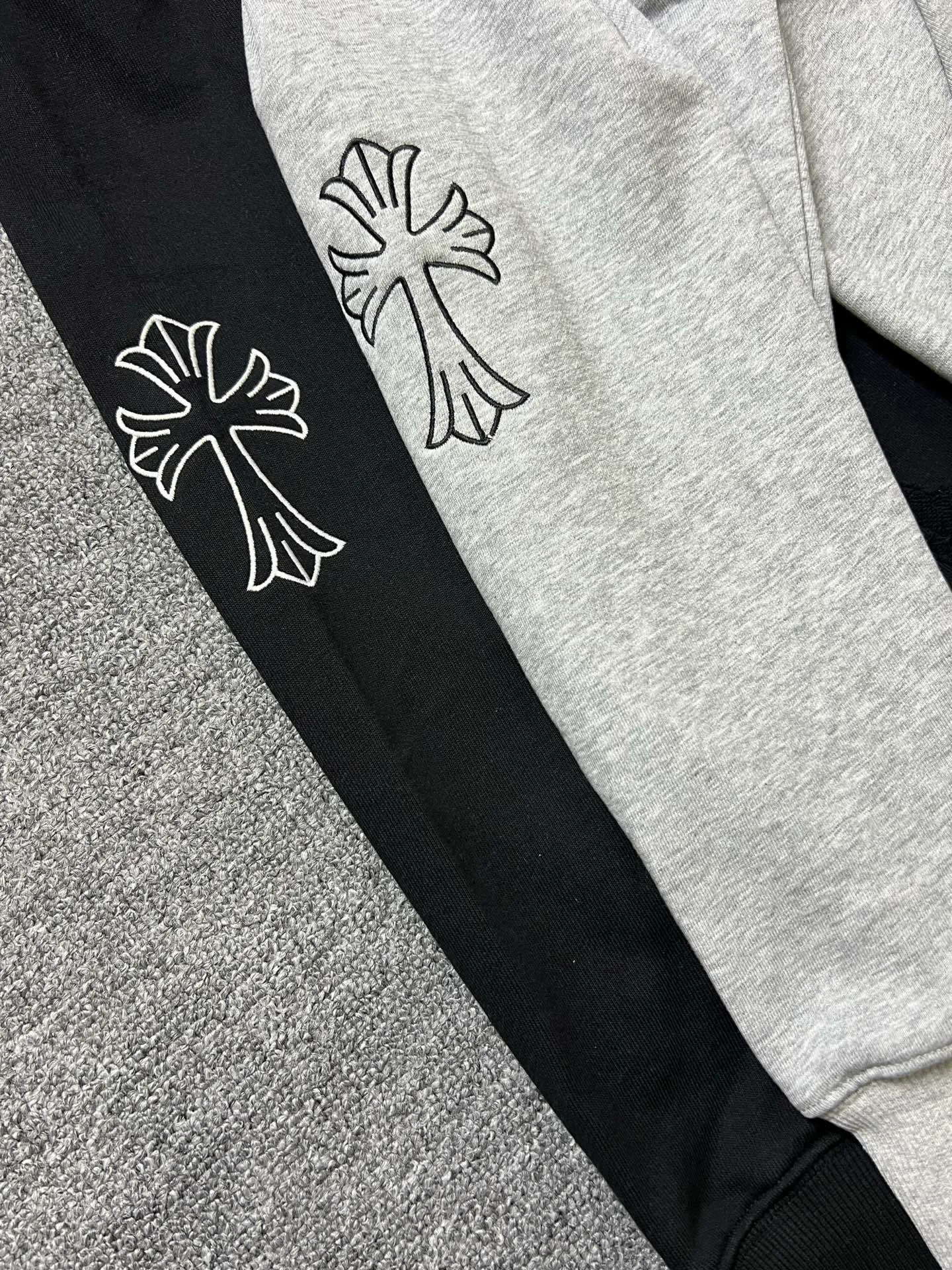 Men's Sweatshirts And Hoodies CHROME HEARTS 17931924