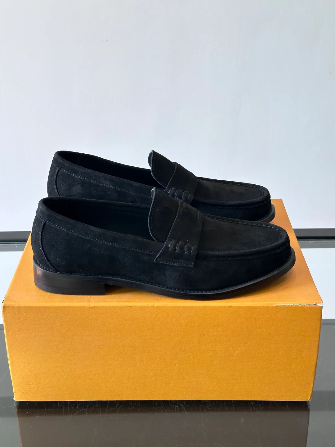 Men's Loafers And Dress Shoes LOUIS VUITTON 18101963