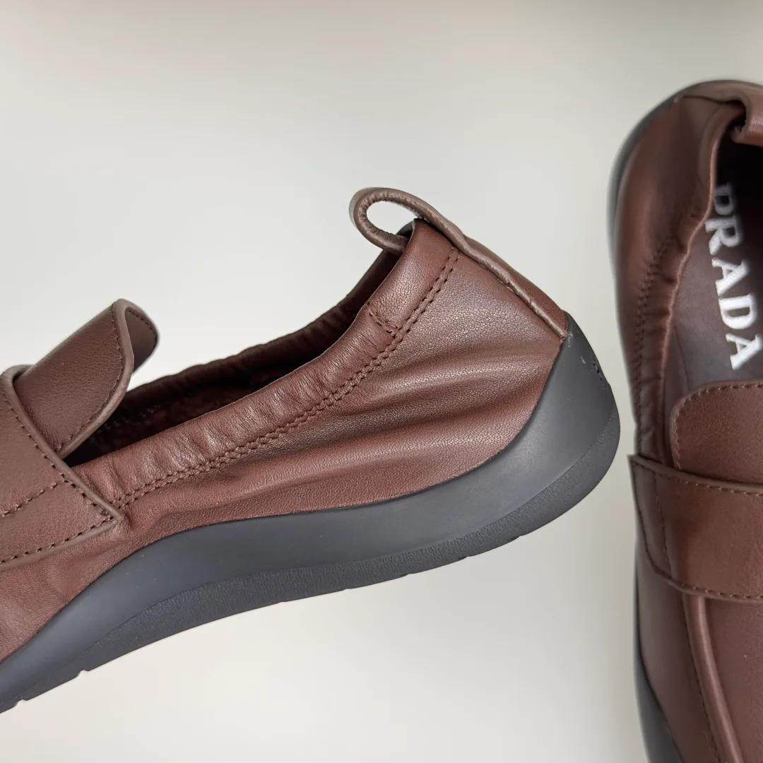 Women's Loafers And Moccasins PRADA 18505128
