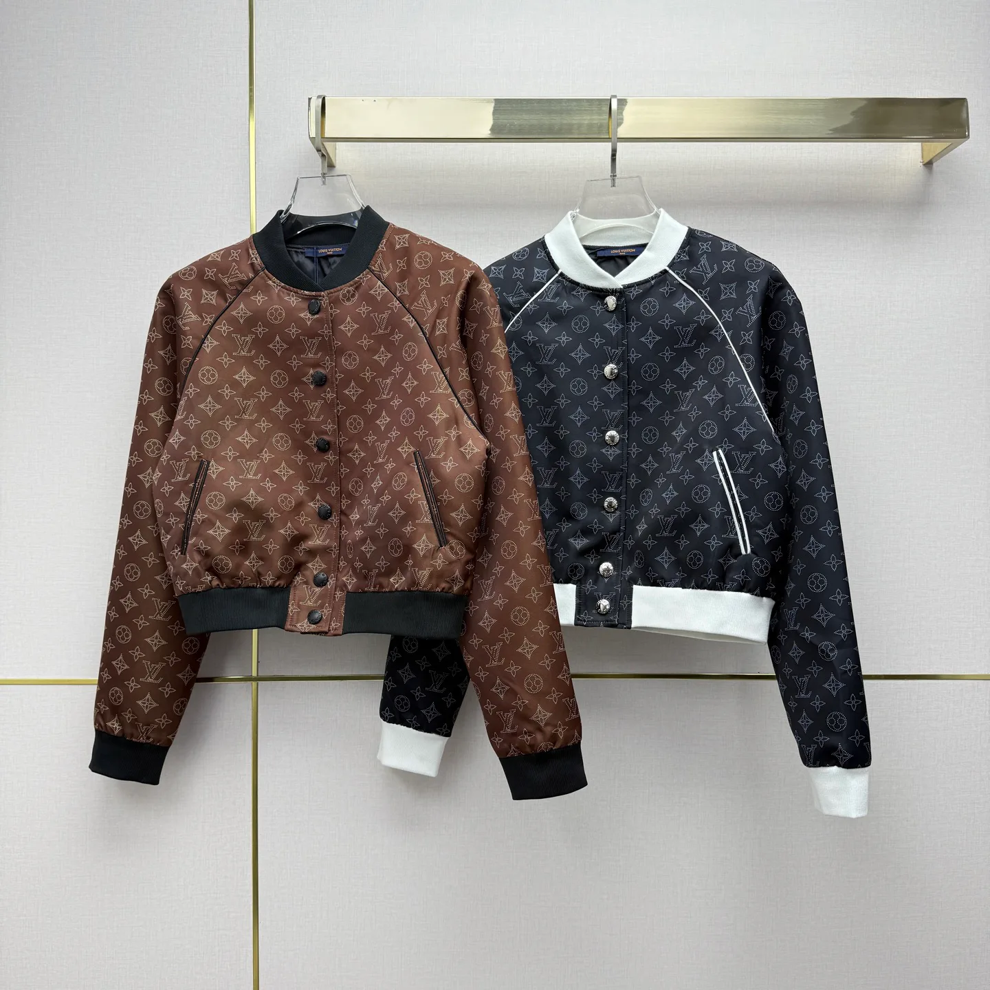 Women's Jackets And Down Jackets LOUIS VUITTON 18348136