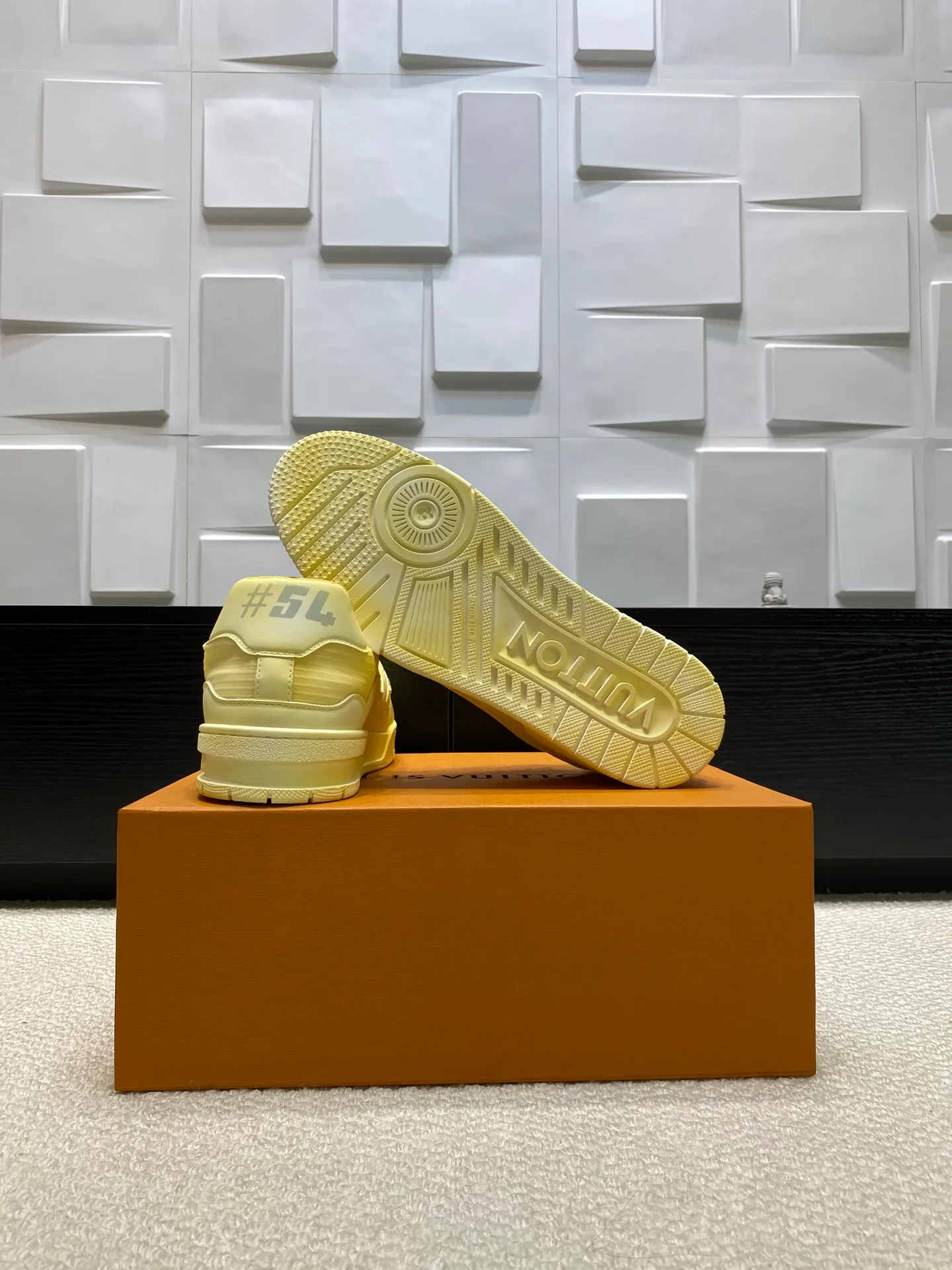 Men's Sneakers LOUIS VUITTON 17969017