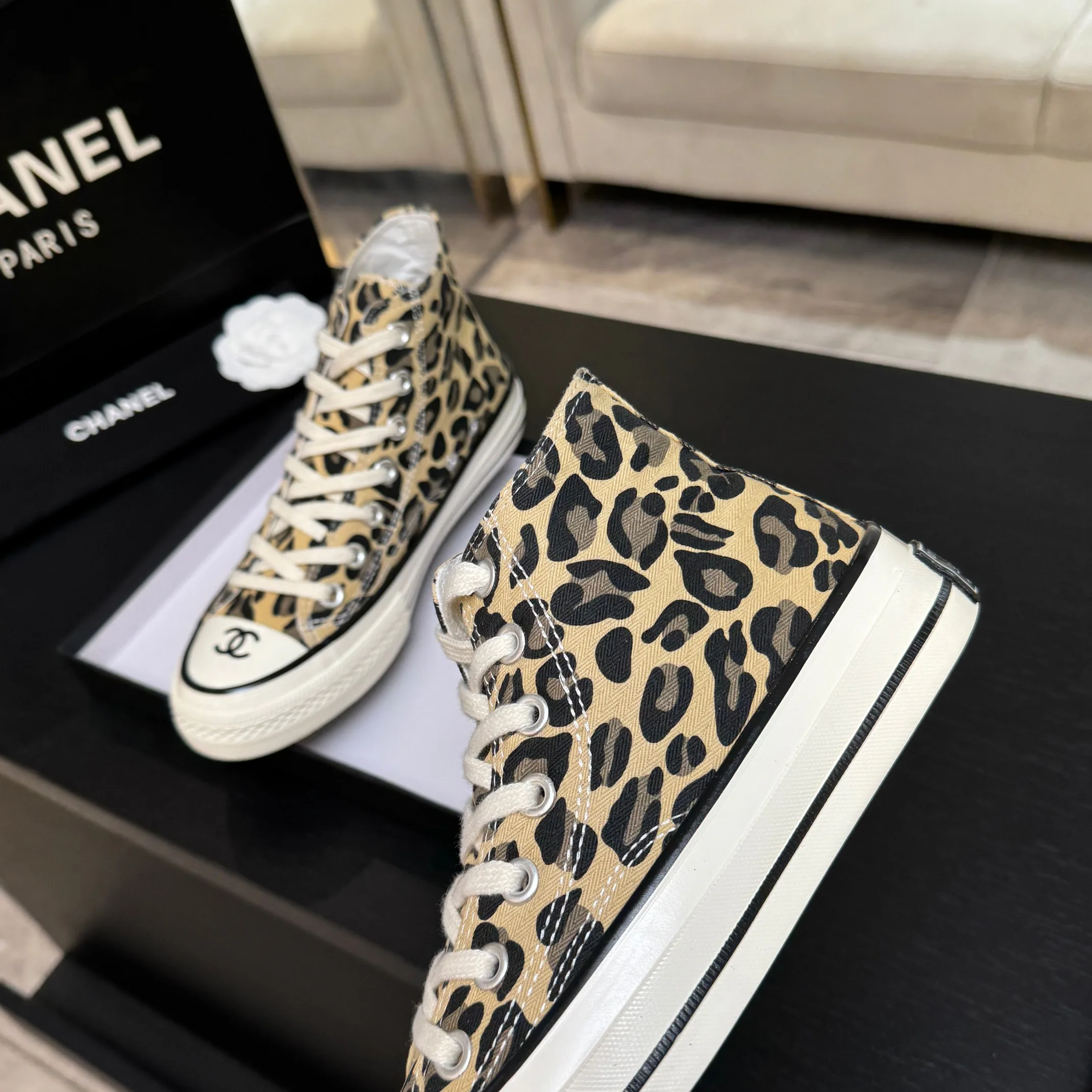 Women's Sneakers CHANEL 18062553