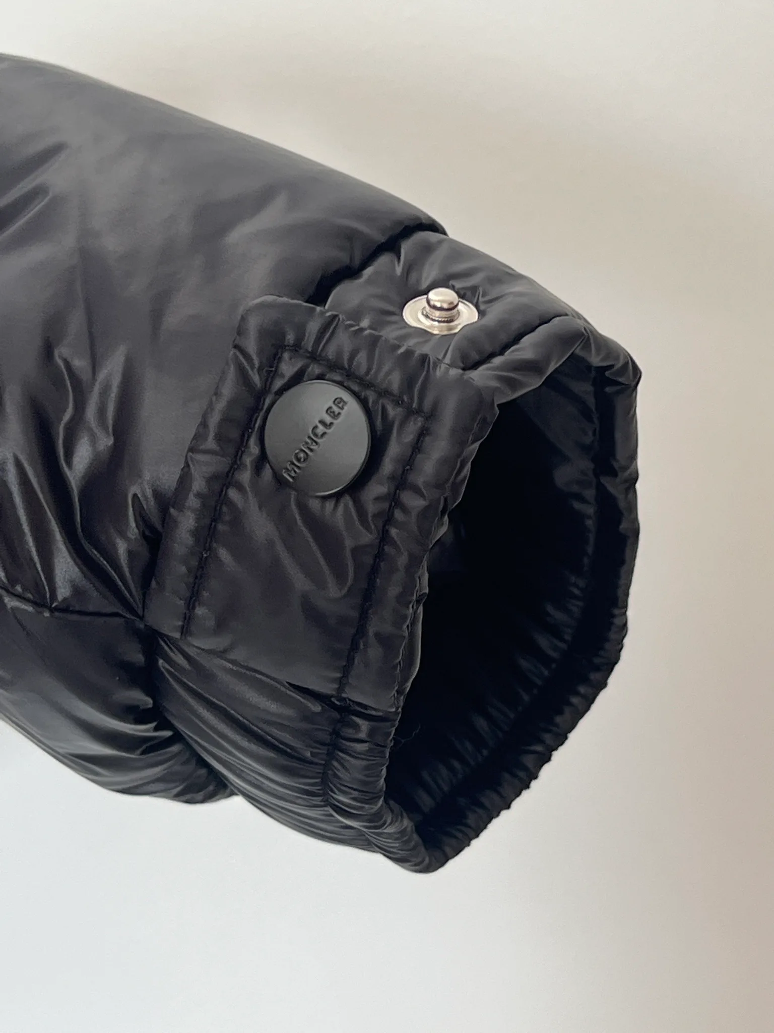 Women's Jackets And Down Jackets MONCLER 18416130