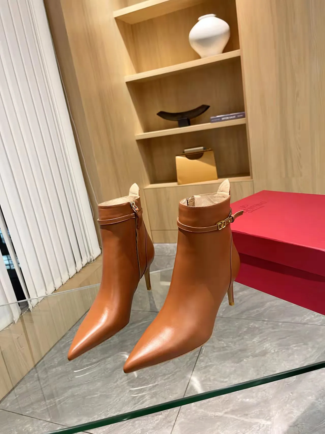 Women's Booties VALENTINO 18401009