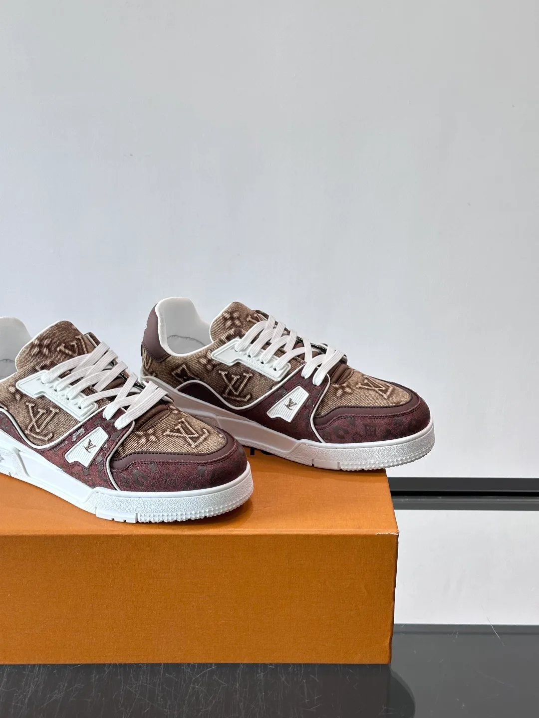 Women's Sneakers LOUIS VUITTON 17466868