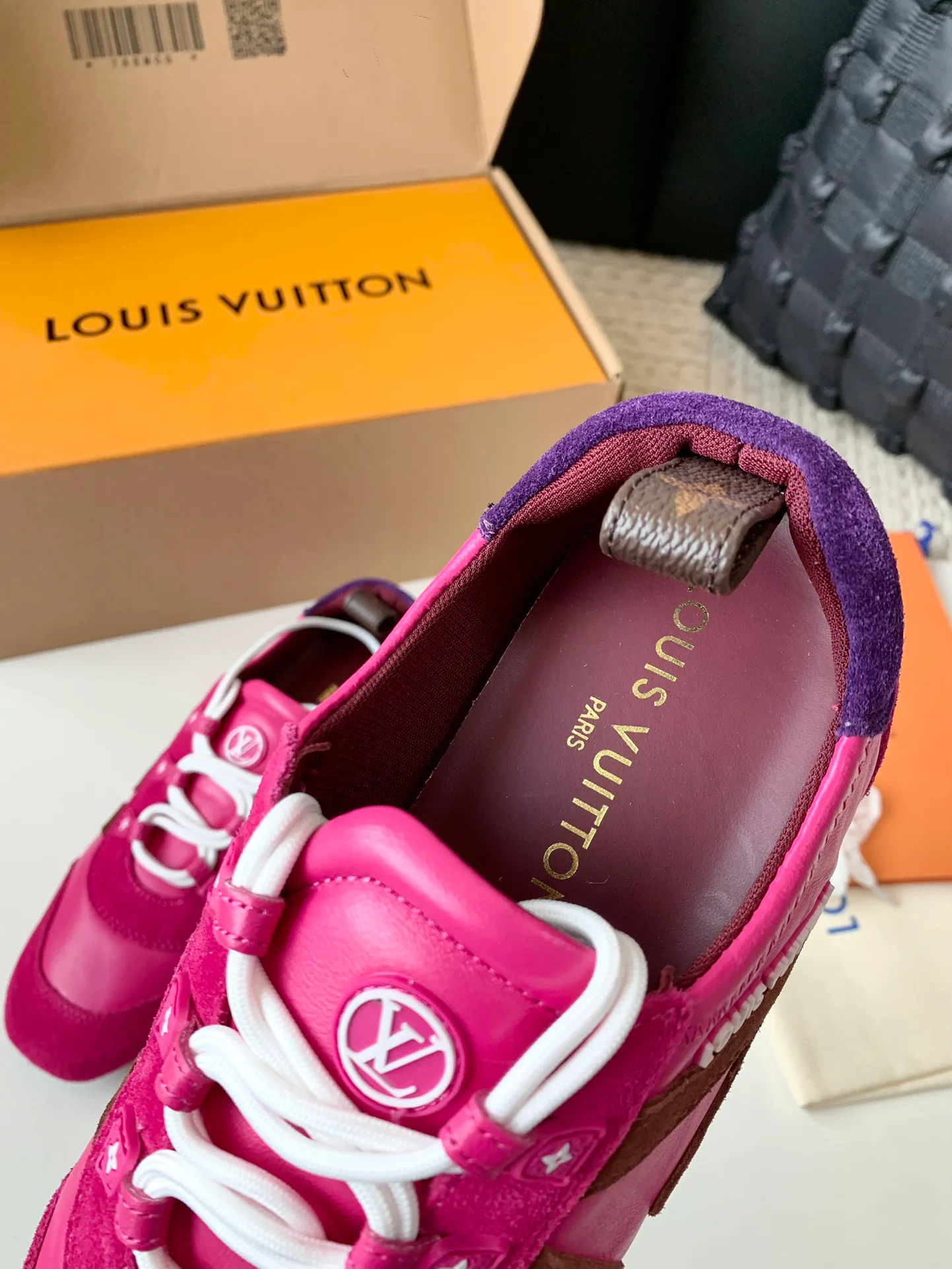 Women's Sneakers LOUIS VUITTON 17753810
