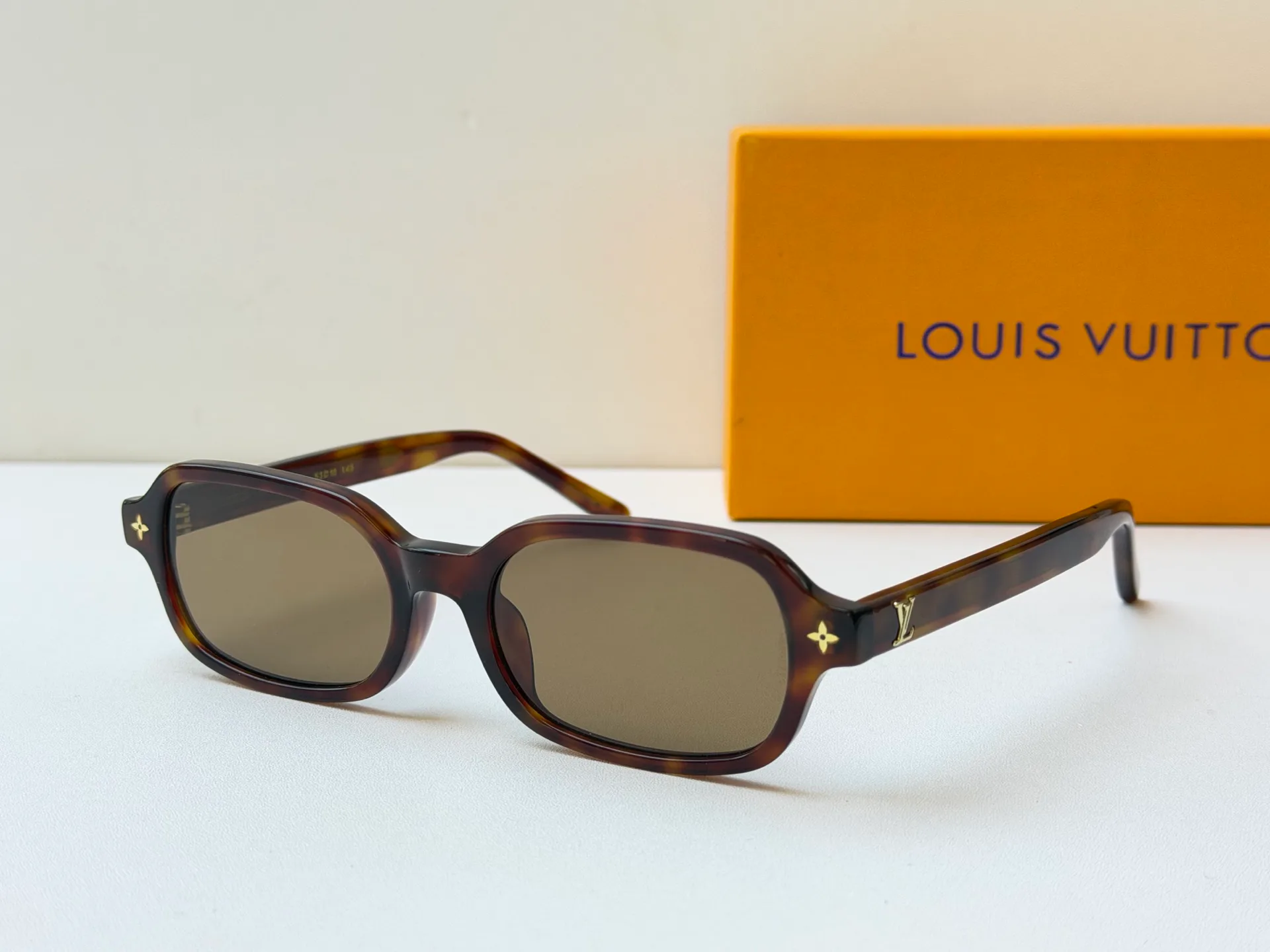 Glasses LOUIS VUITTON 17188488