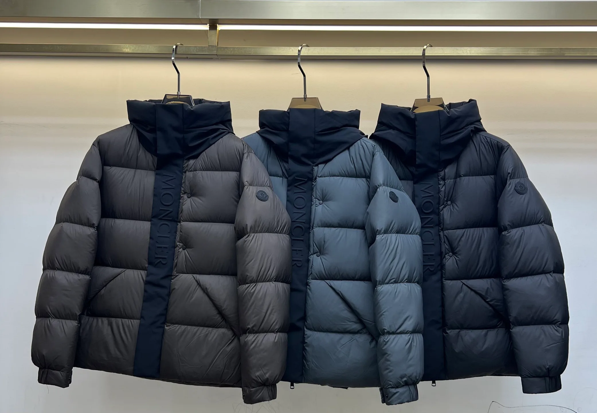 Men's Jackets And Down Jackets MONCLER 18285014