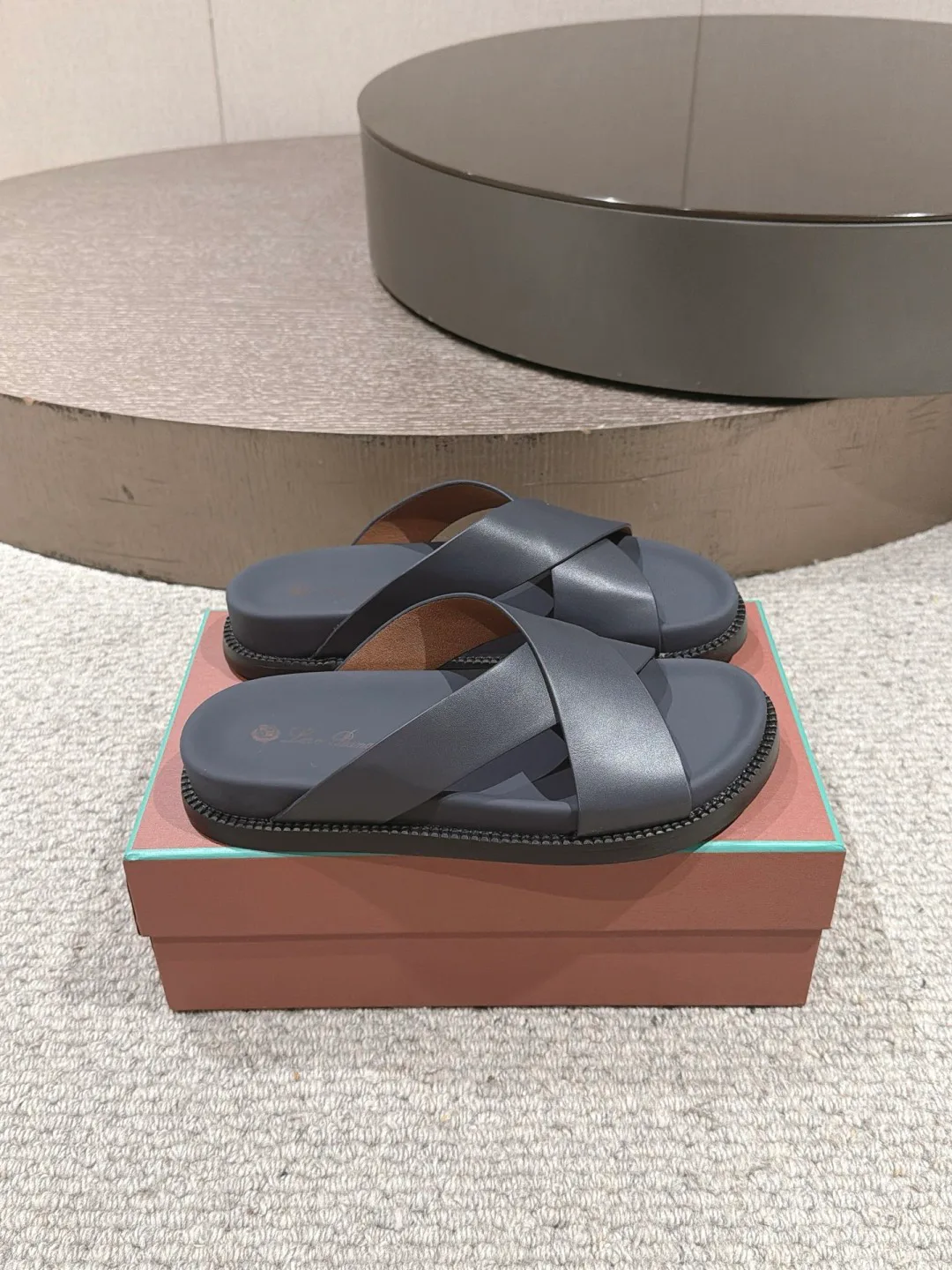 Men's Flip-Flops LORO PIANA 17688127
