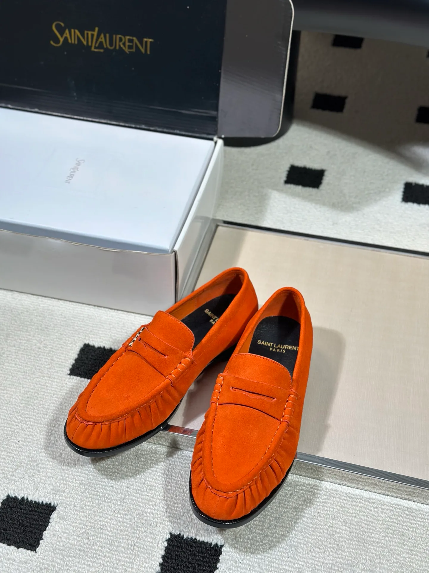 Women's Loafers And Moccasins SAINT LAURENT 18041790