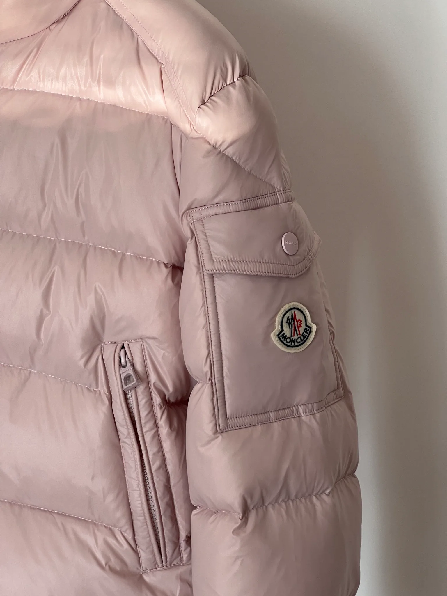 Women's Jackets And Down Jackets MONCLER 18416133
