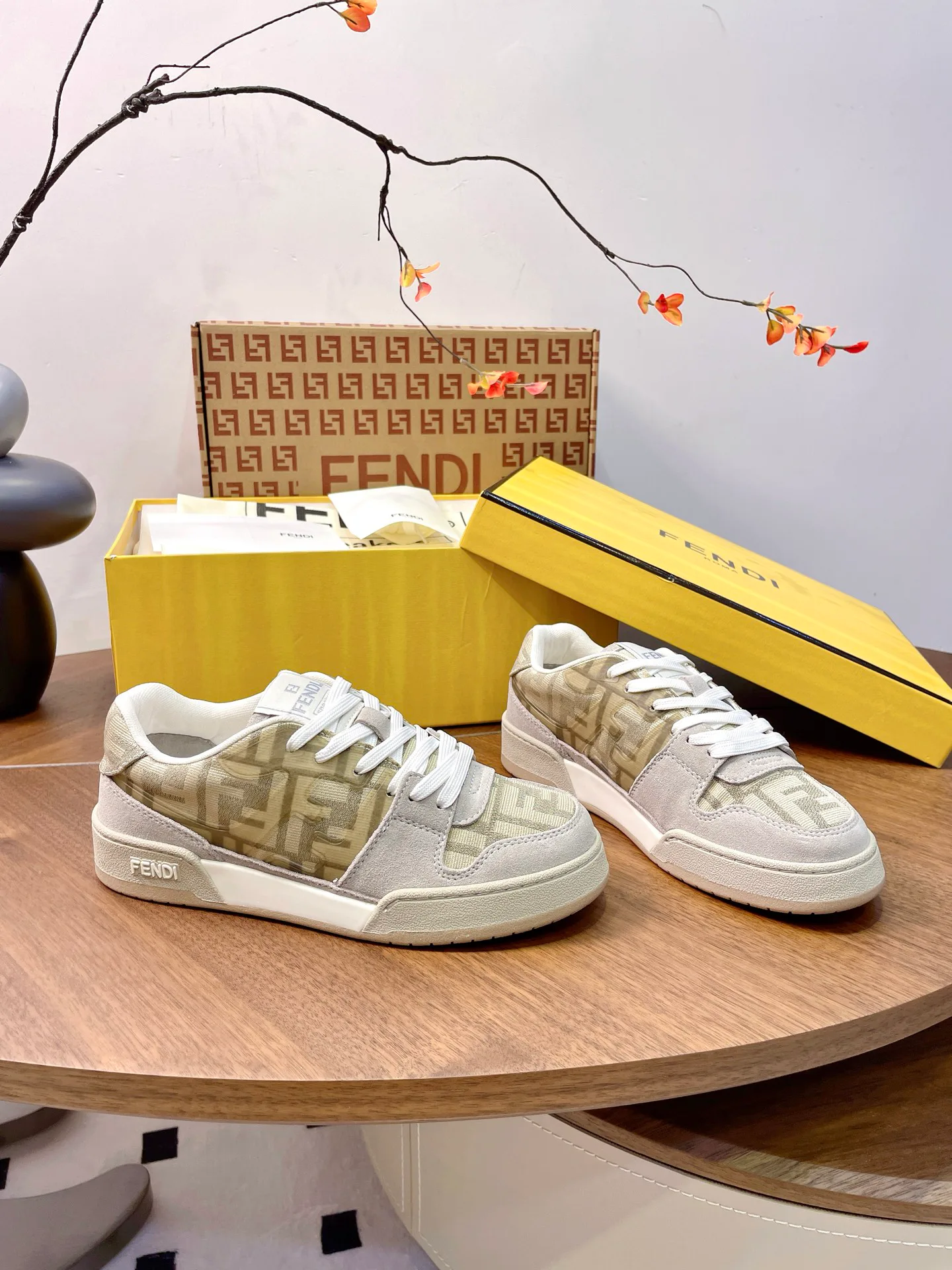 Women's Sneakers FENDI 17957352