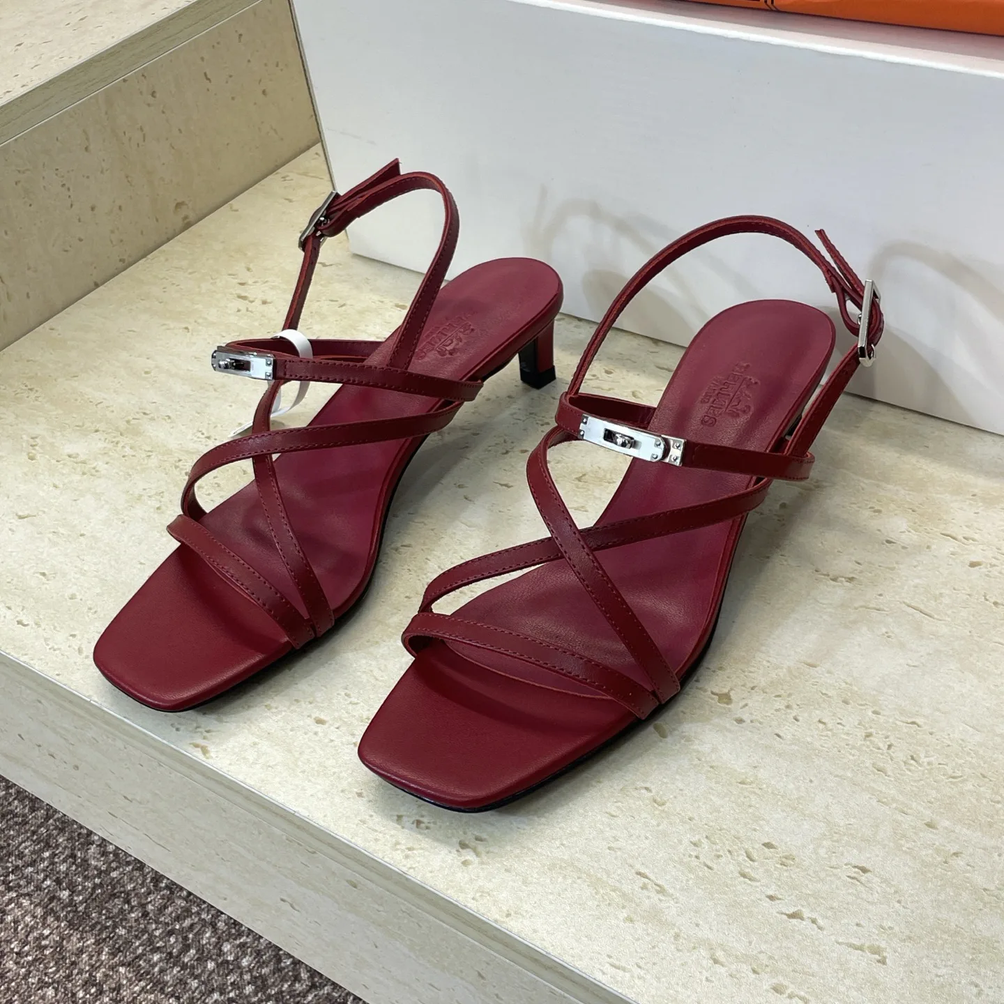 Women's Open-Toe Sandals HERMES 18120793