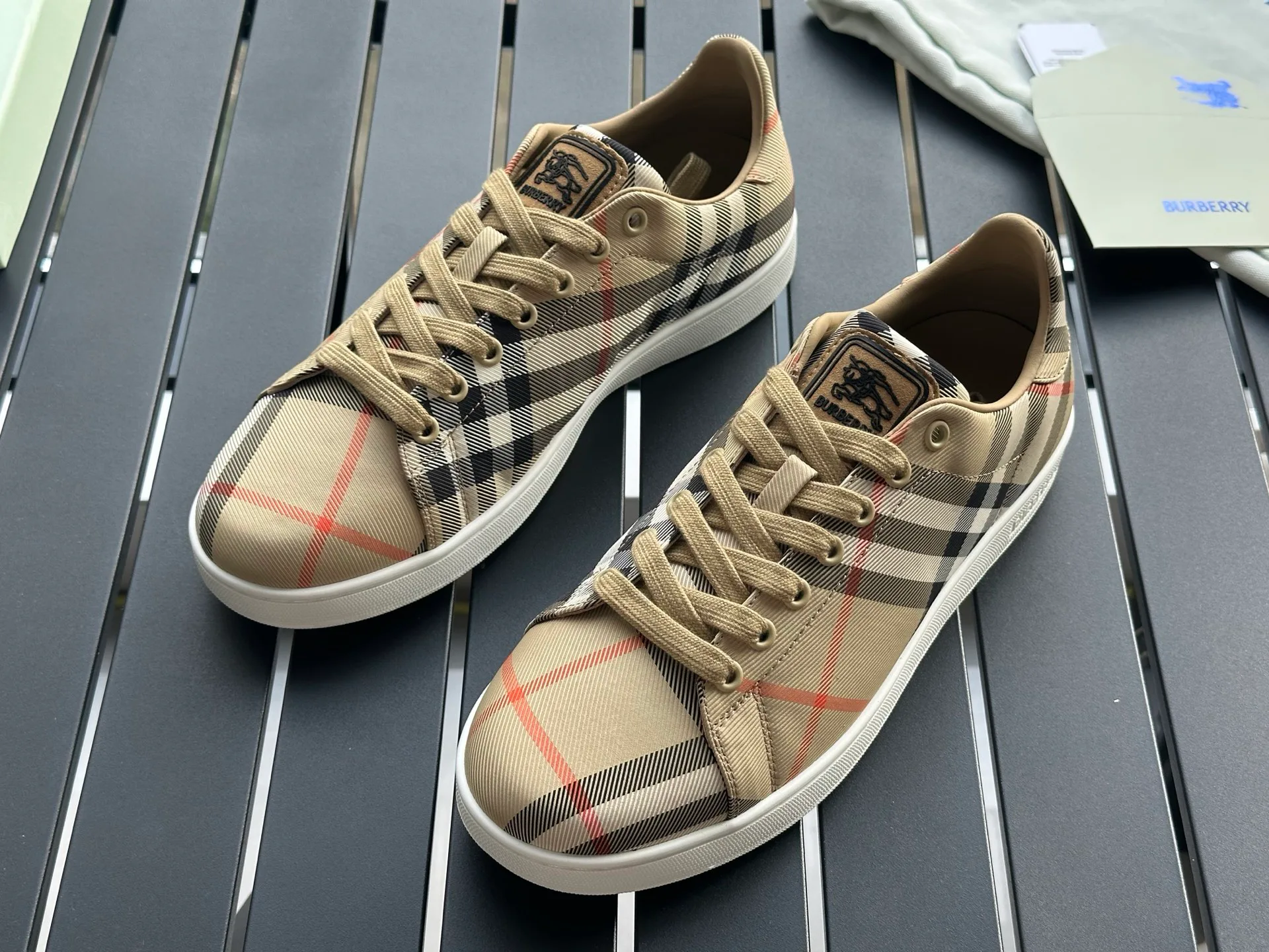 Women's Sneakers BURBERRY 17420312