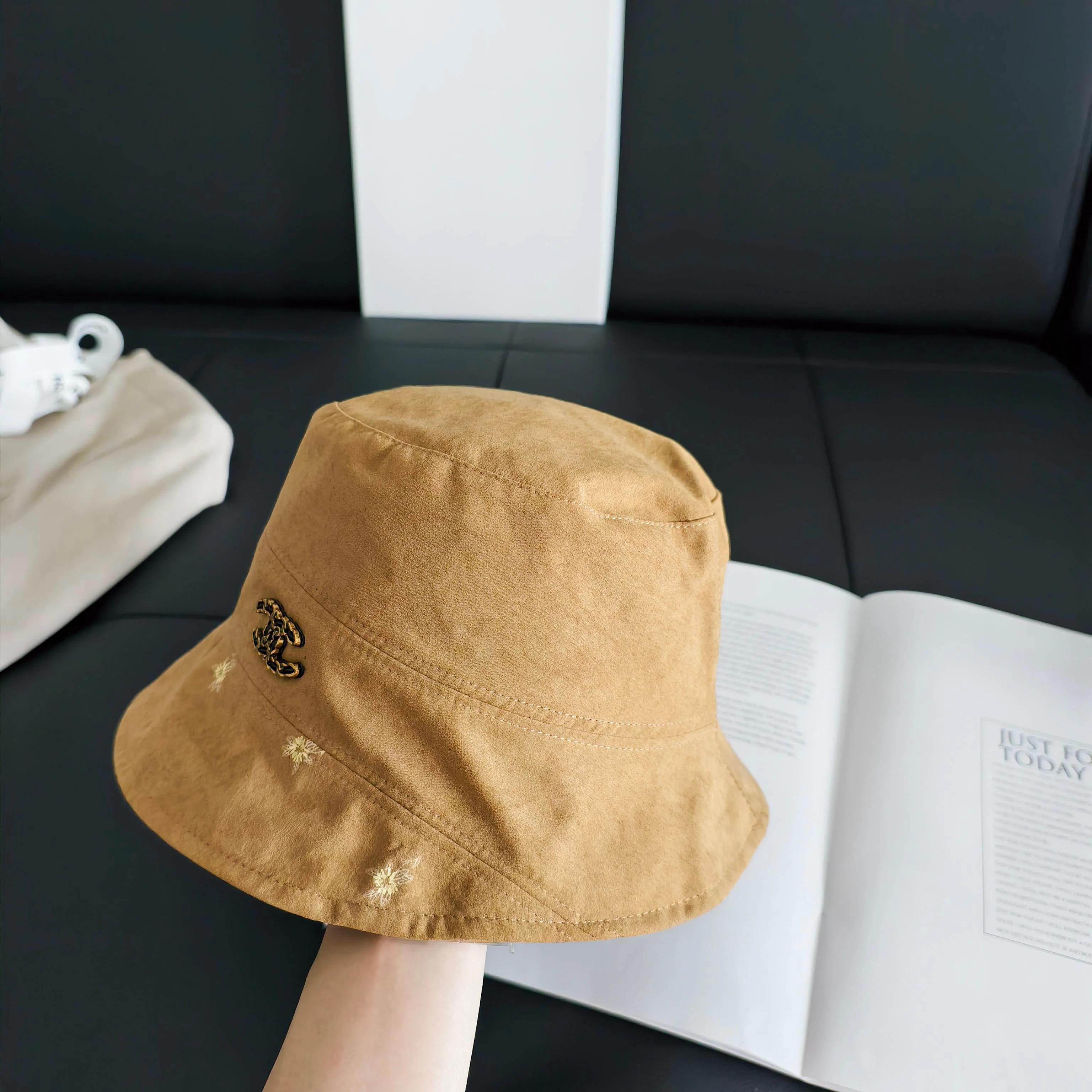 Hats CHANEL 17498273