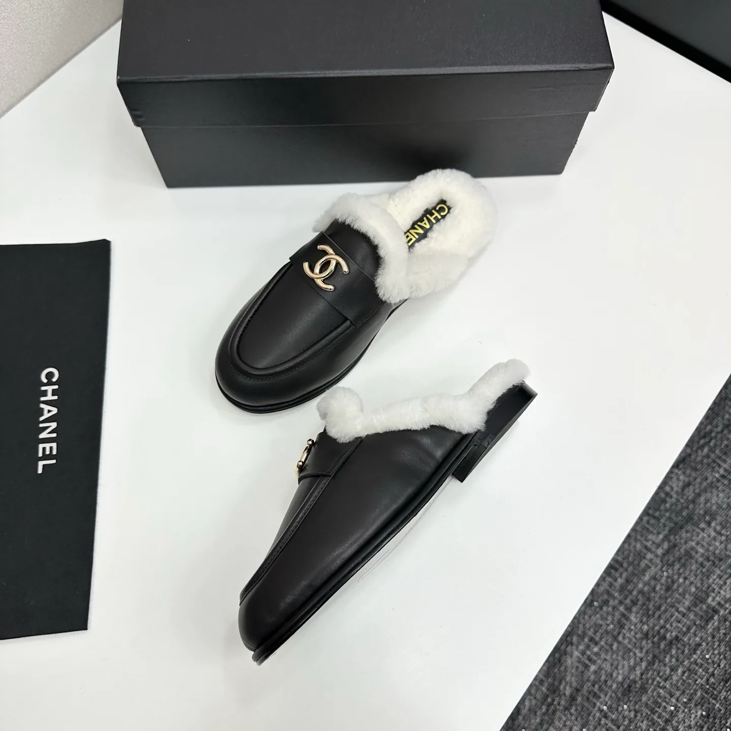 Women's Loafers And Moccasins CHANEL 18083897