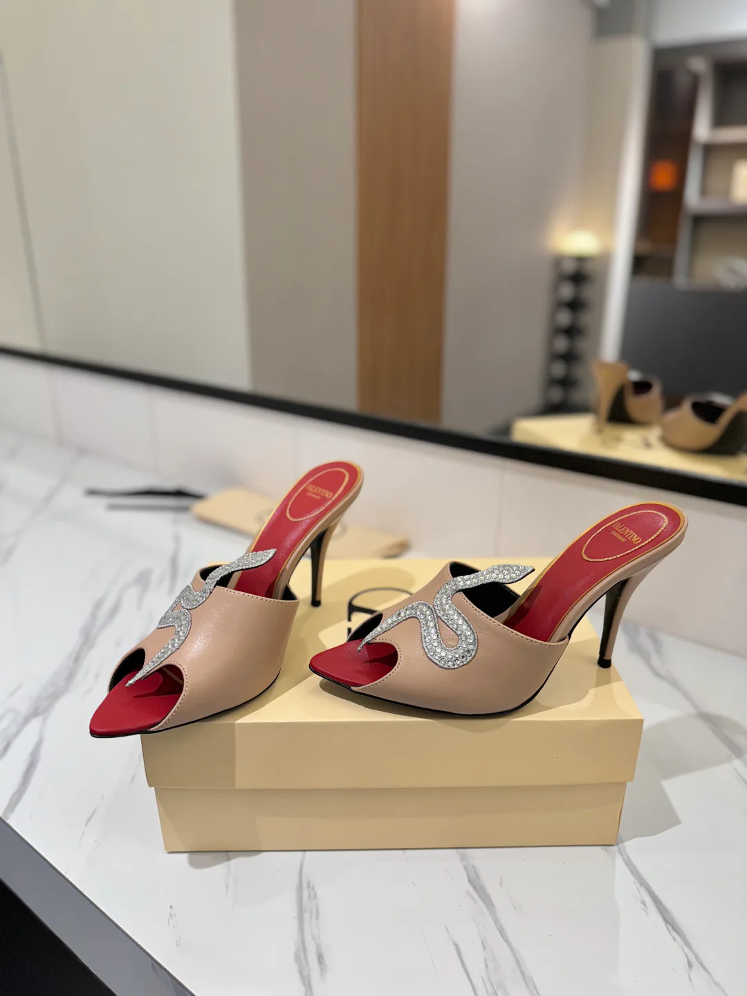 Women's Mules And Clogs VALENTINO 18134869