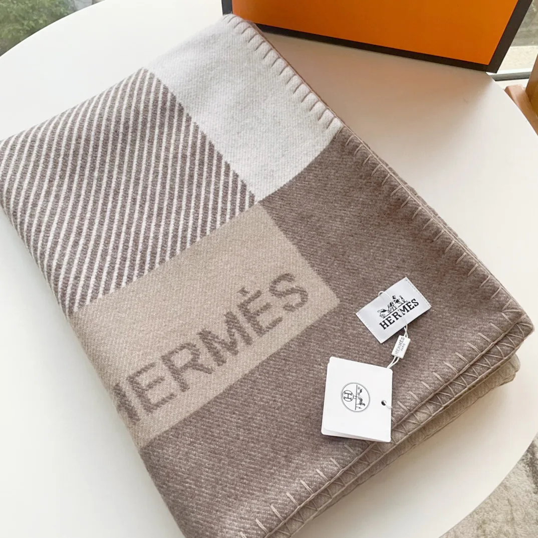 Textiles HERMES 18002668