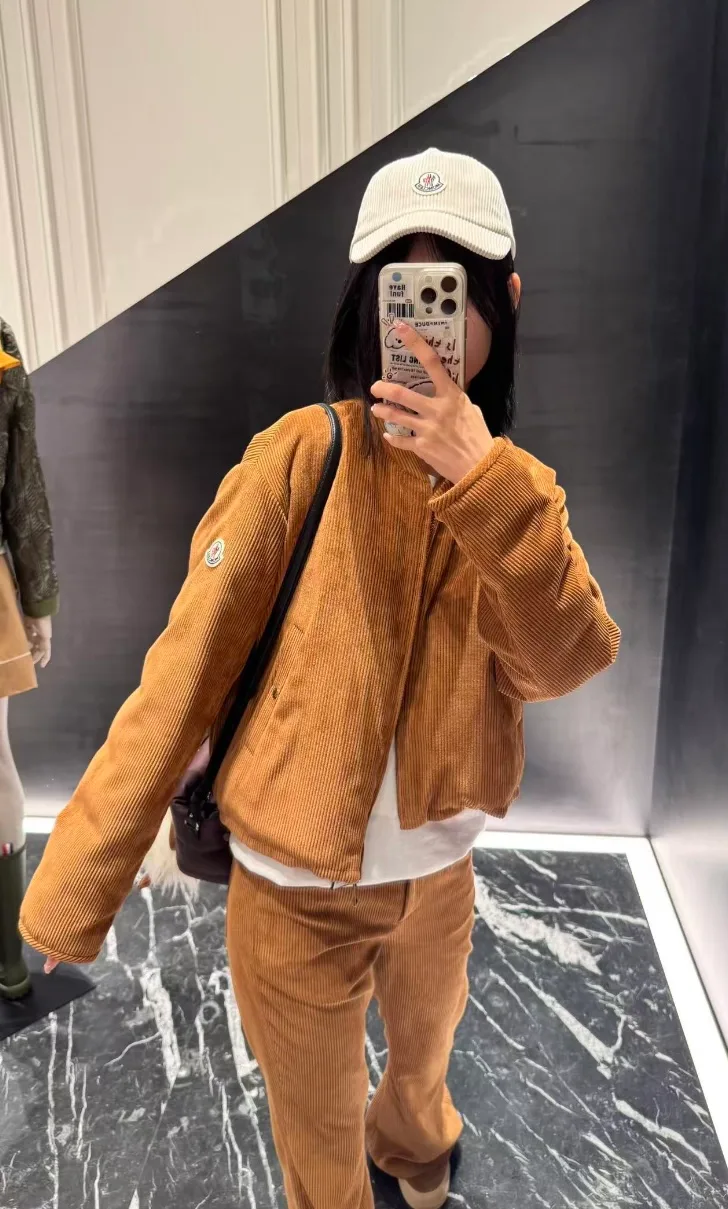 Women's Jackets And Down Jackets MONCLER 18542656