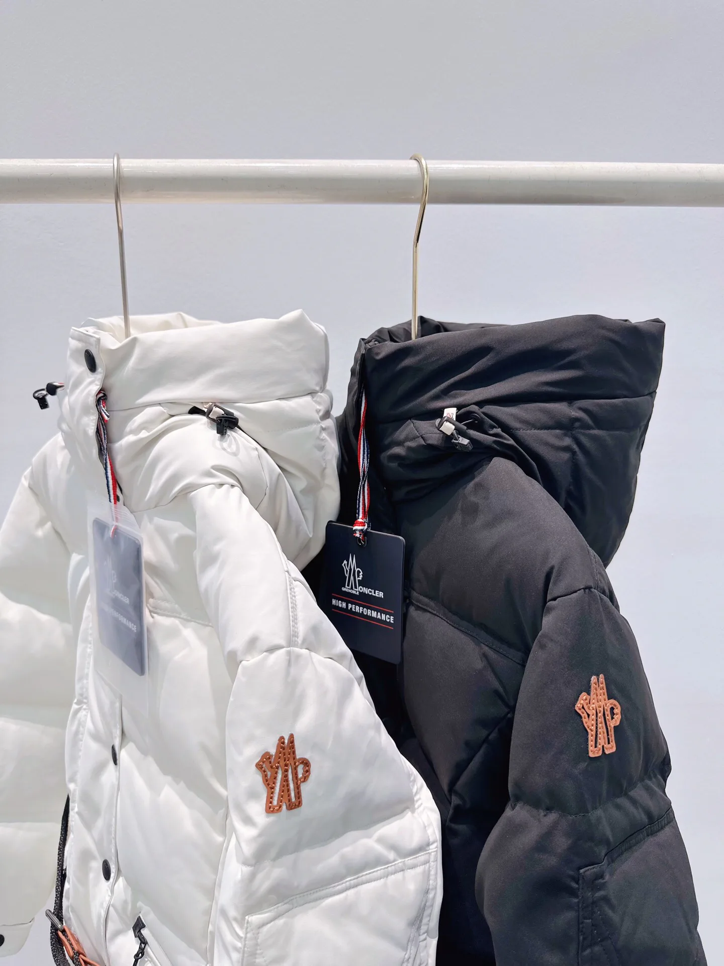 Women's Jackets And Down Jackets MONCLER 17911177