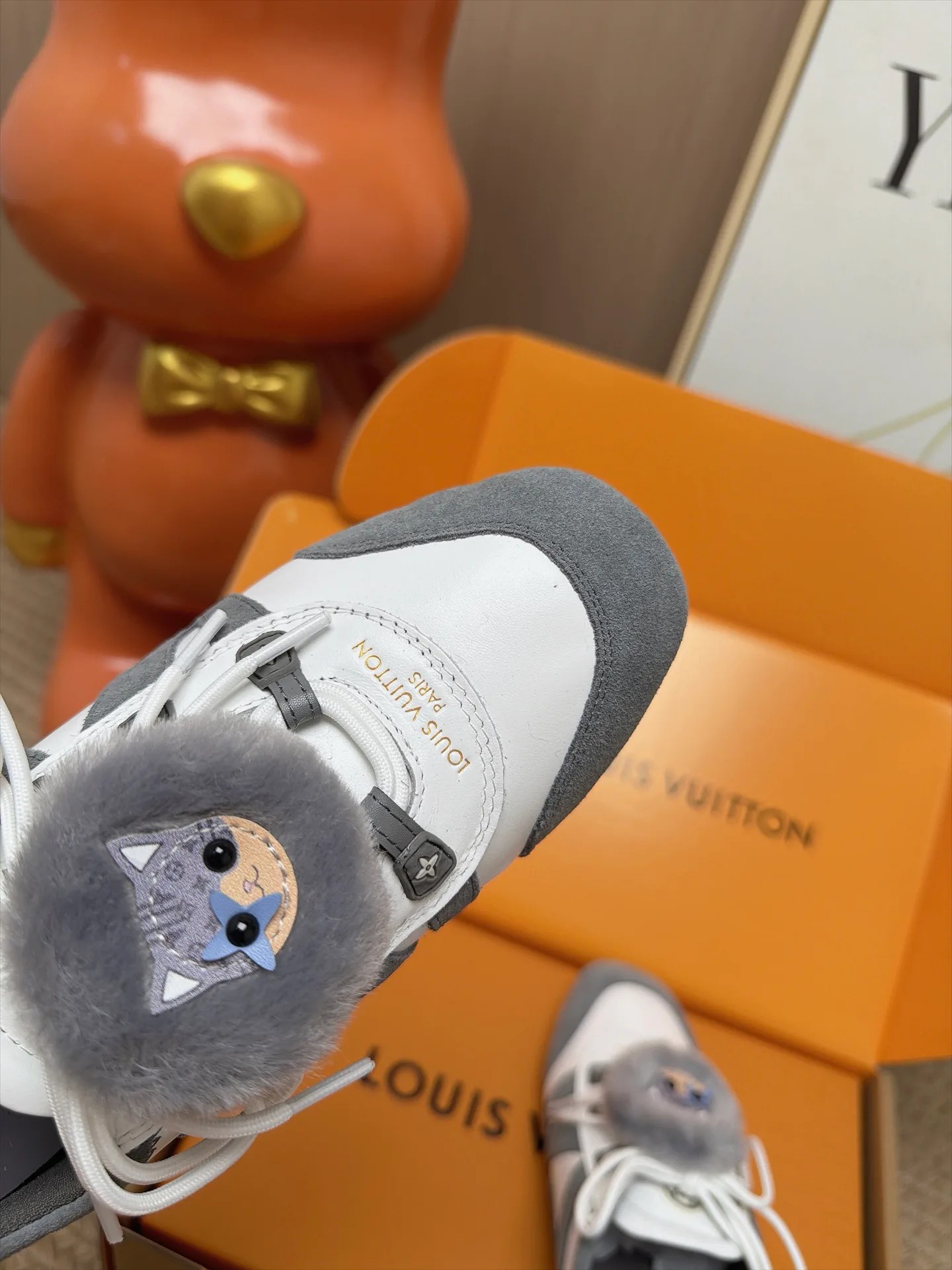 Women's Sneakers LOUIS VUITTON 18063012