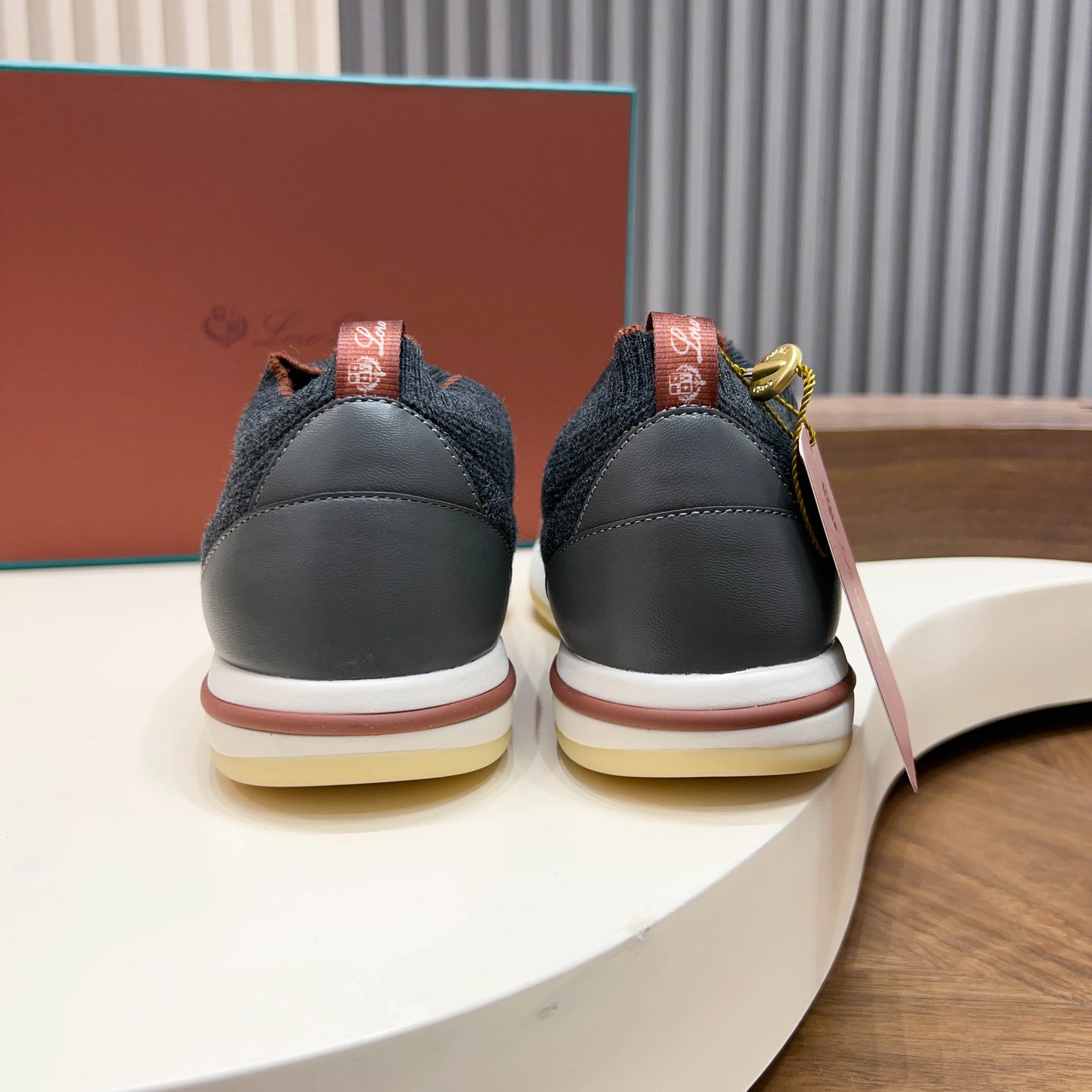 Men's Sneakers LORO PIANA 18250747