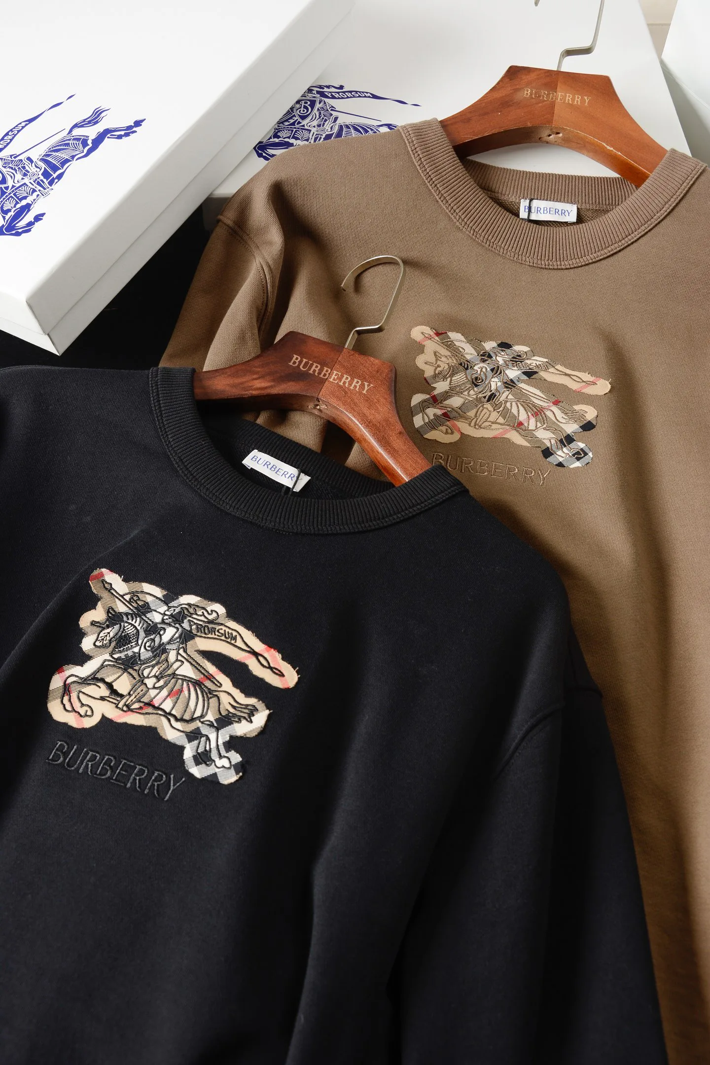 Women's Sweatshirts And Hoodies BURBERRY 18141399