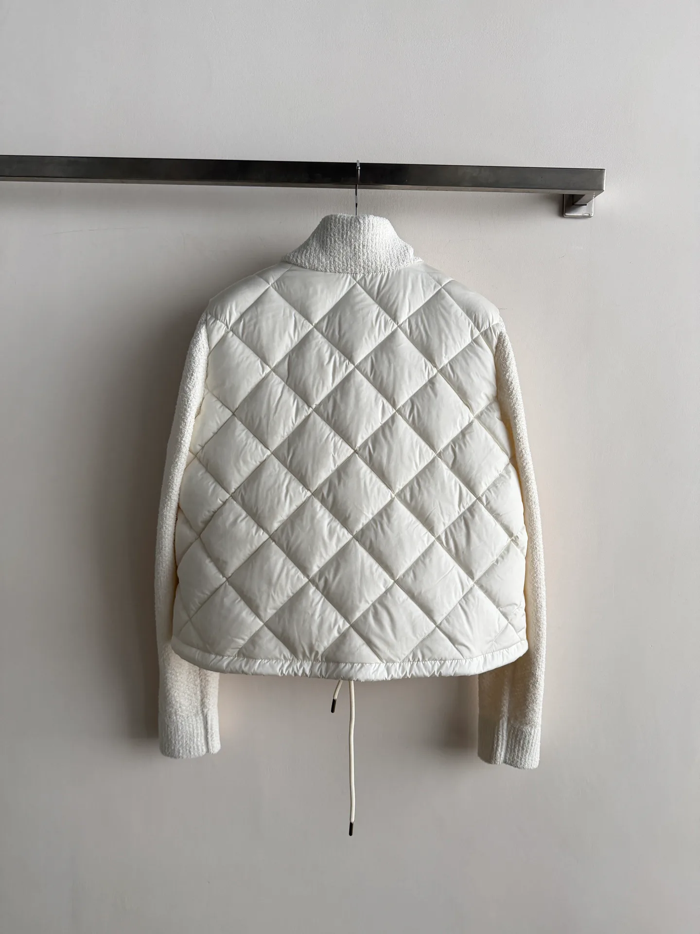 Women's Jackets And Down Jackets MONCLER 18325815