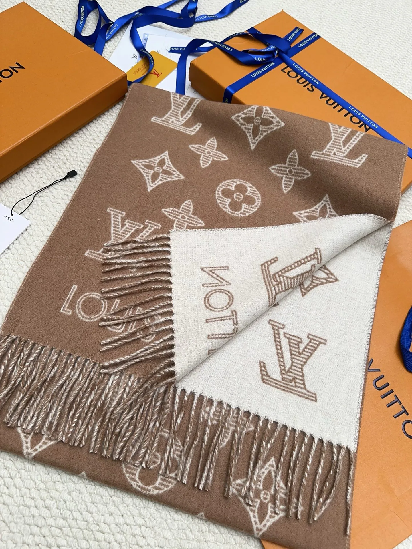 Scarves LOUIS VUITTON 18275093