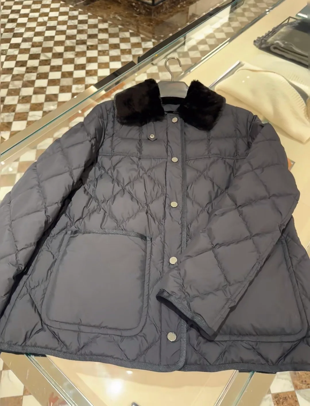 Women's Jackets And Down Jackets MONCLER 17880217