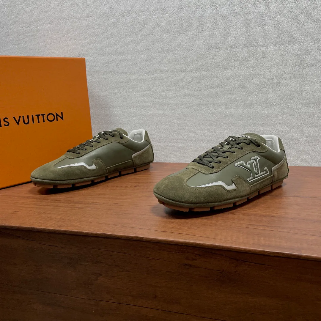 Men's Sneakers LOUIS VUITTON 17542526