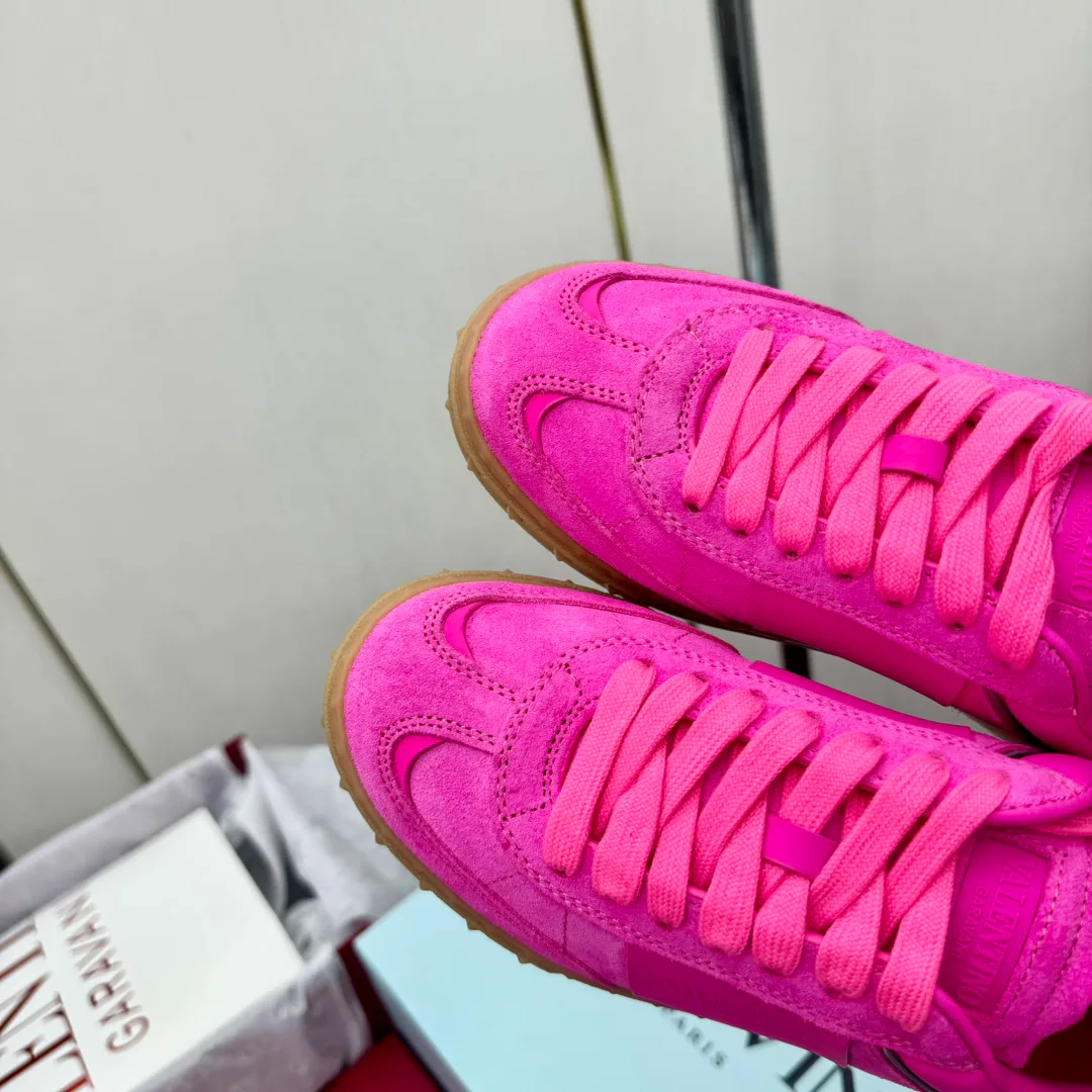 Women's Sneakers VALENTINO 17955029
